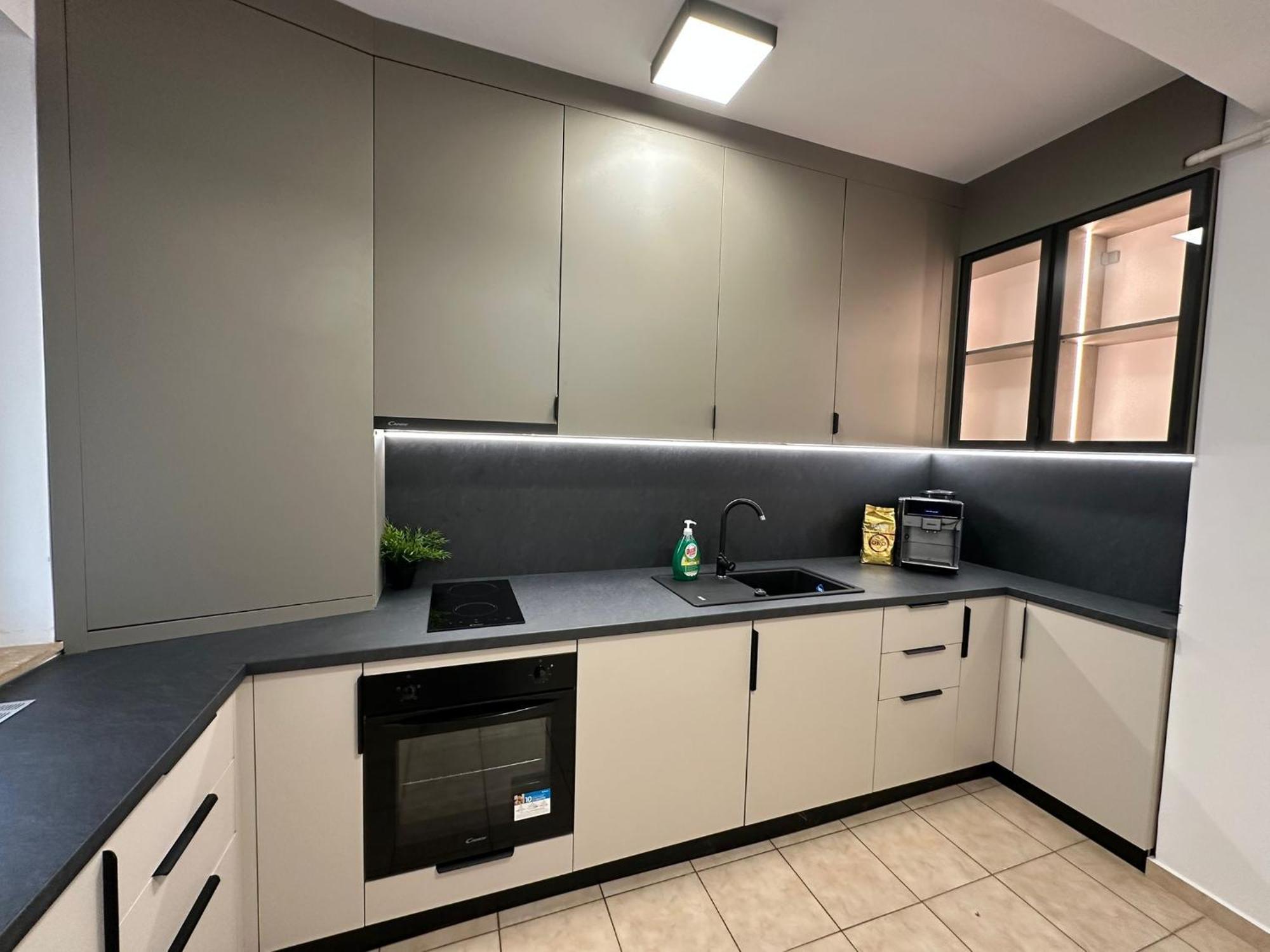 Apartment Centru Unirii Luxury Vip Palmier: Two-room With Terrace *