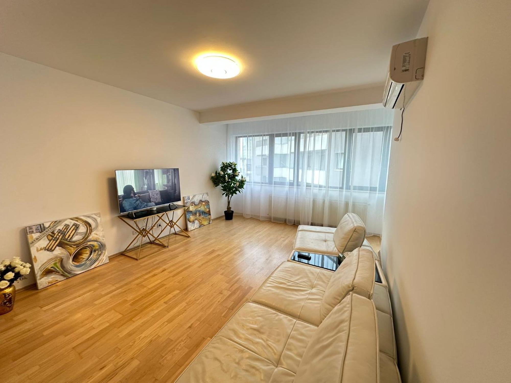Centru Unirii Luxury Vip Palmier: Two-room With Terrace *