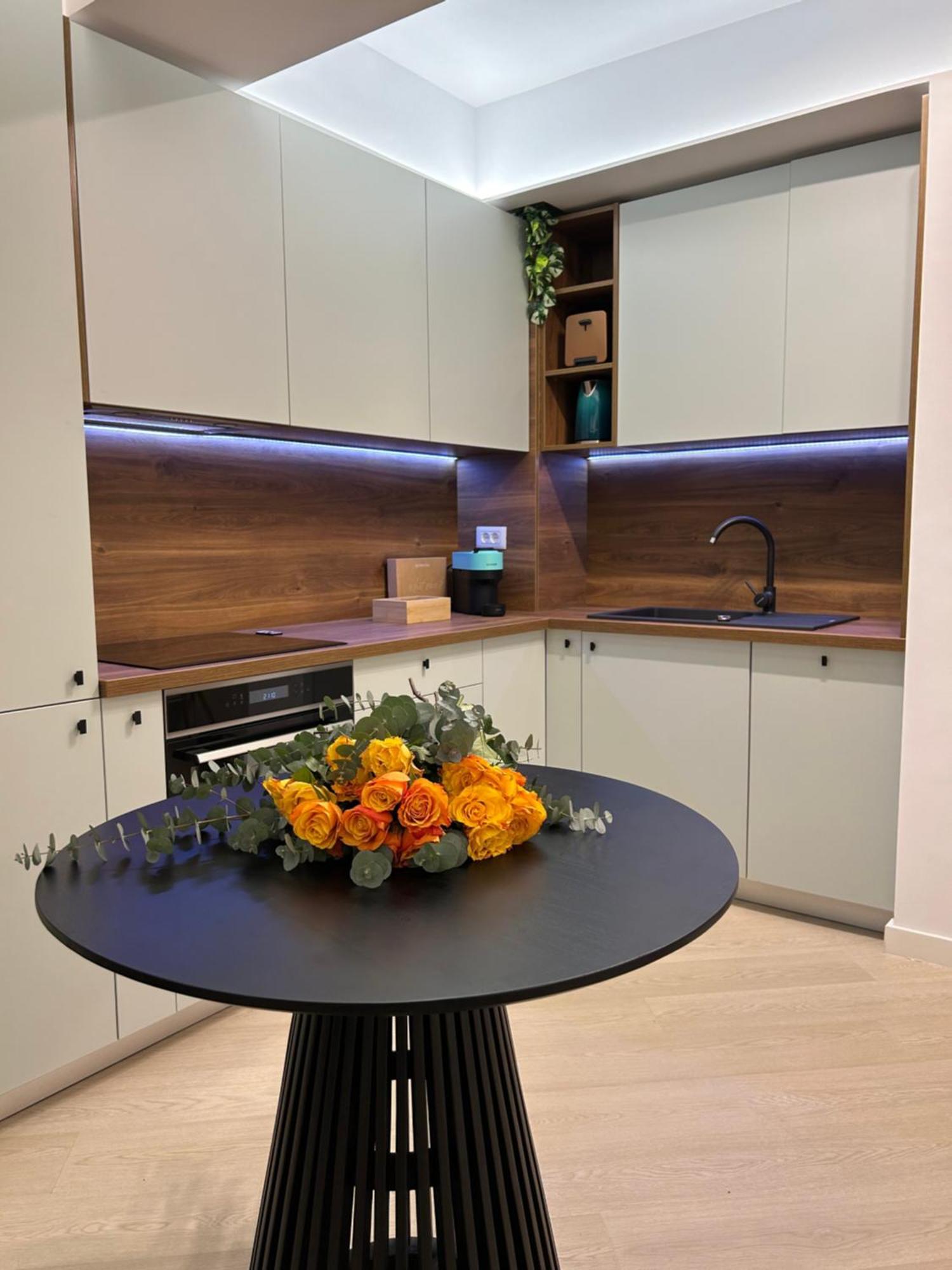 Exclusive With Private Parking & Balcony - 01 Apartment *