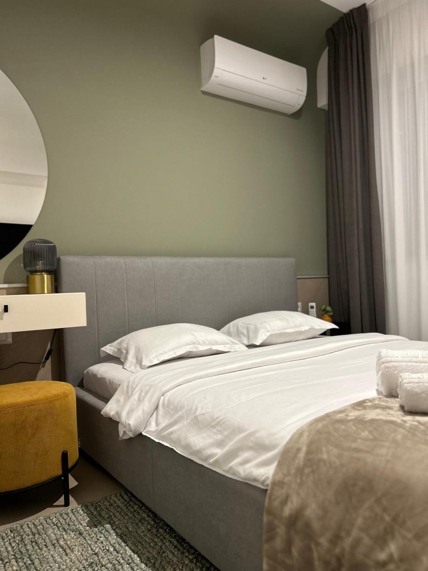 Exclusive With Private Parking & Balcony - 01 Apartment Bucharest