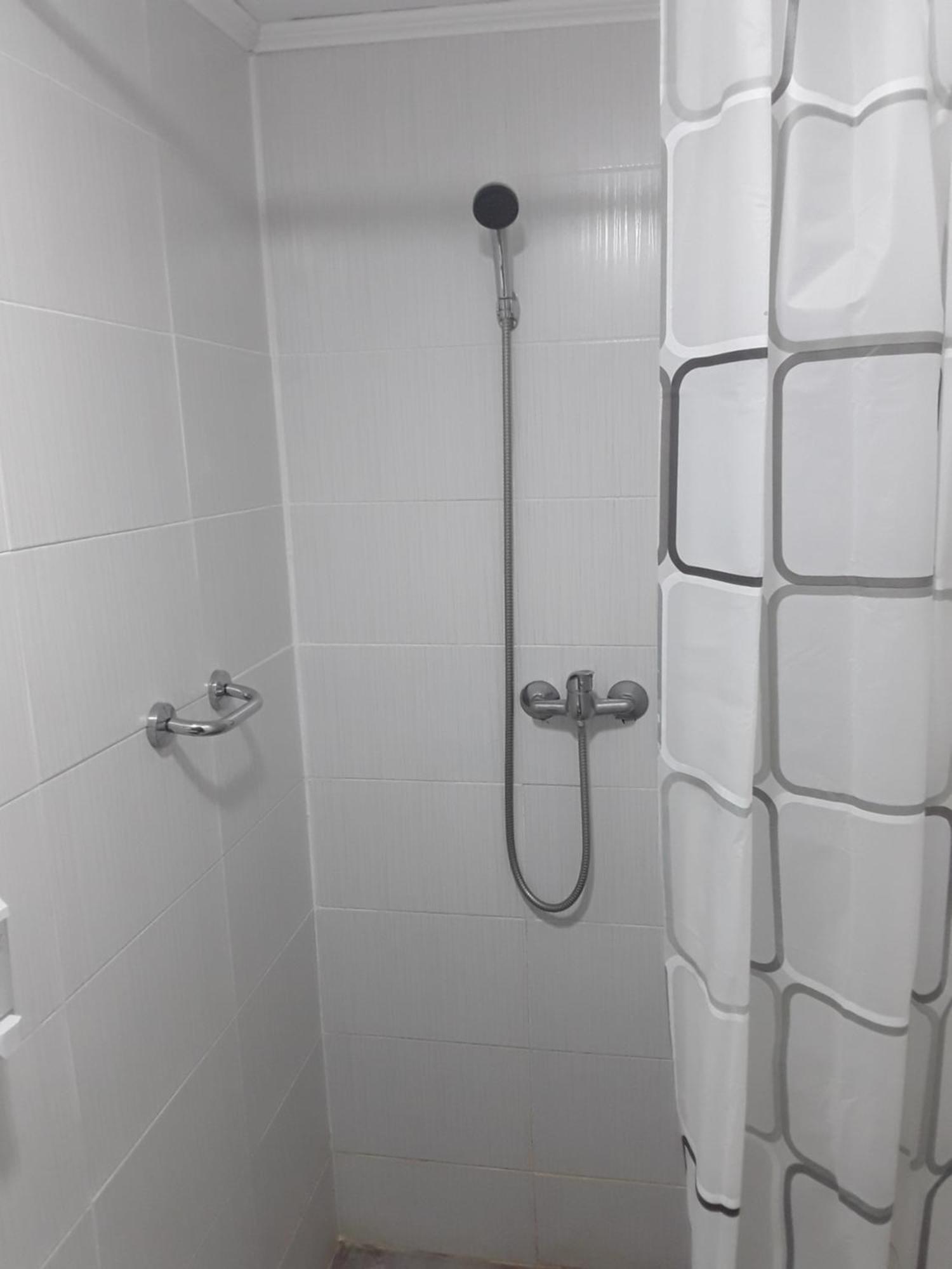 Apartament Aura's West Private Parking In Front Yard Bucureşti