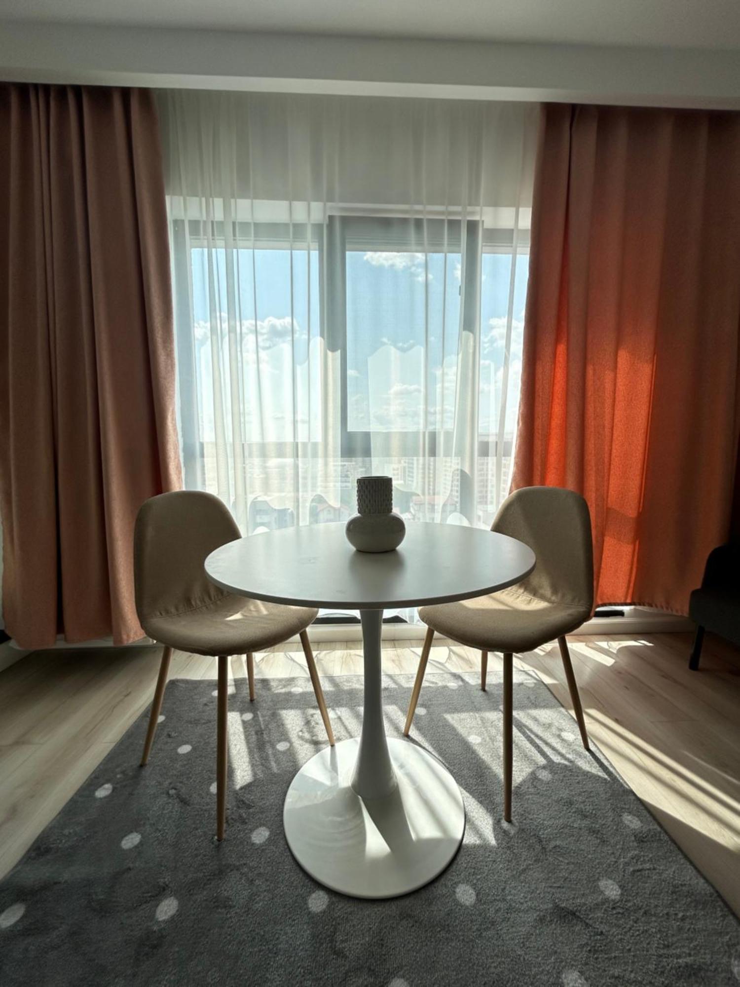 Elegant With Views - Prime Location - 02