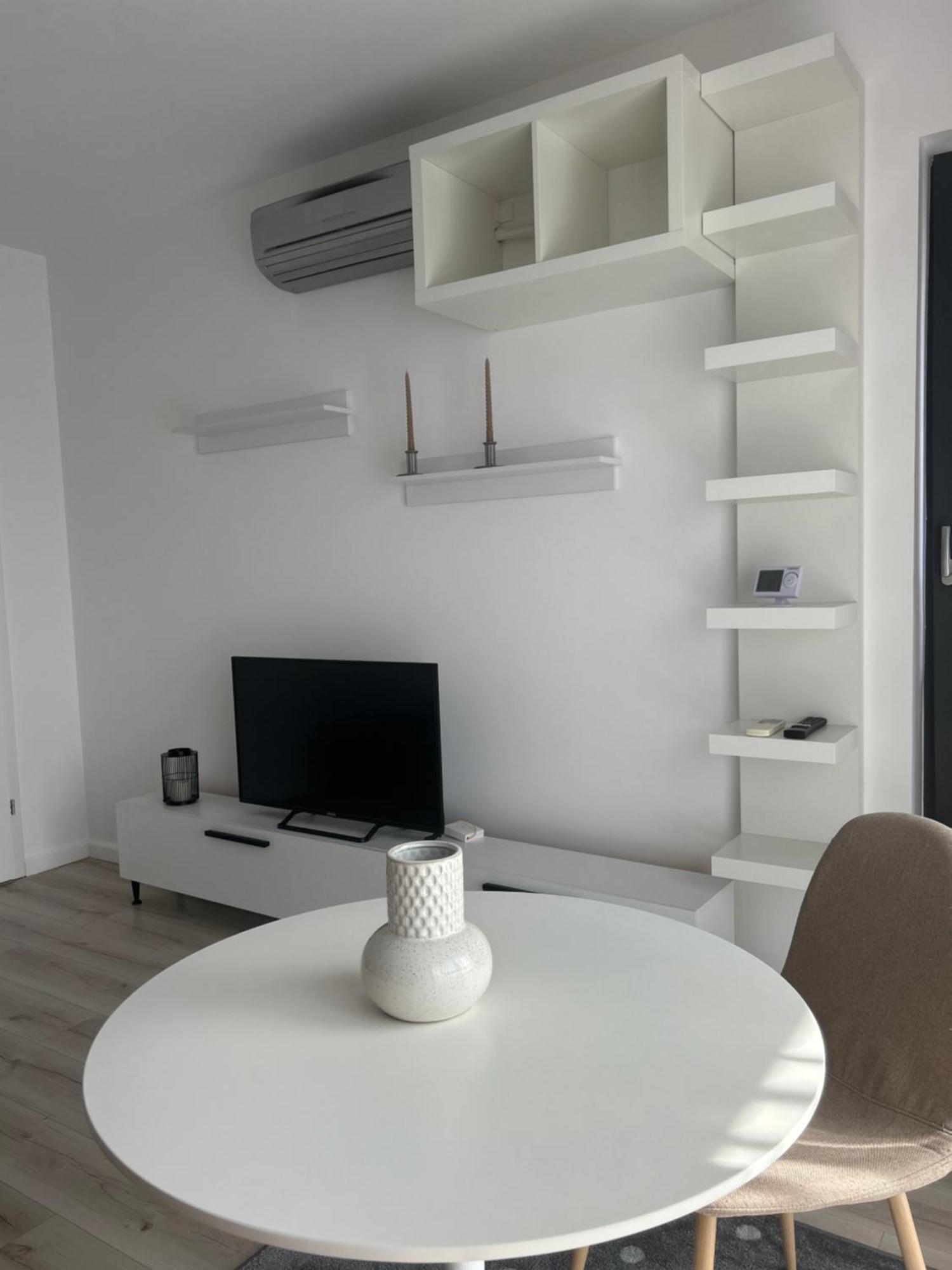 Apartament Elegant With Views - Prime Location - 02