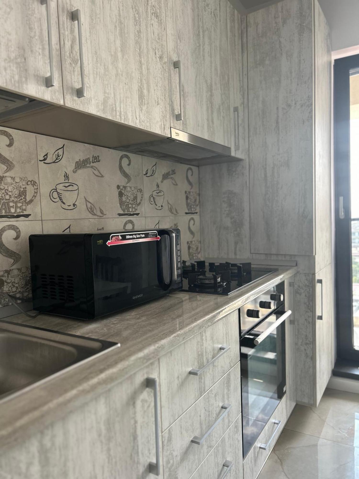 Elegant With Views - Prime Location - 02
