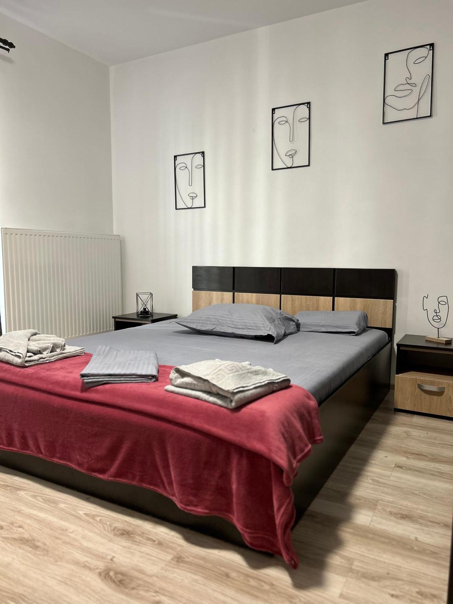 Elegant Getaway At Exigent Plaza - 09 Apartment *