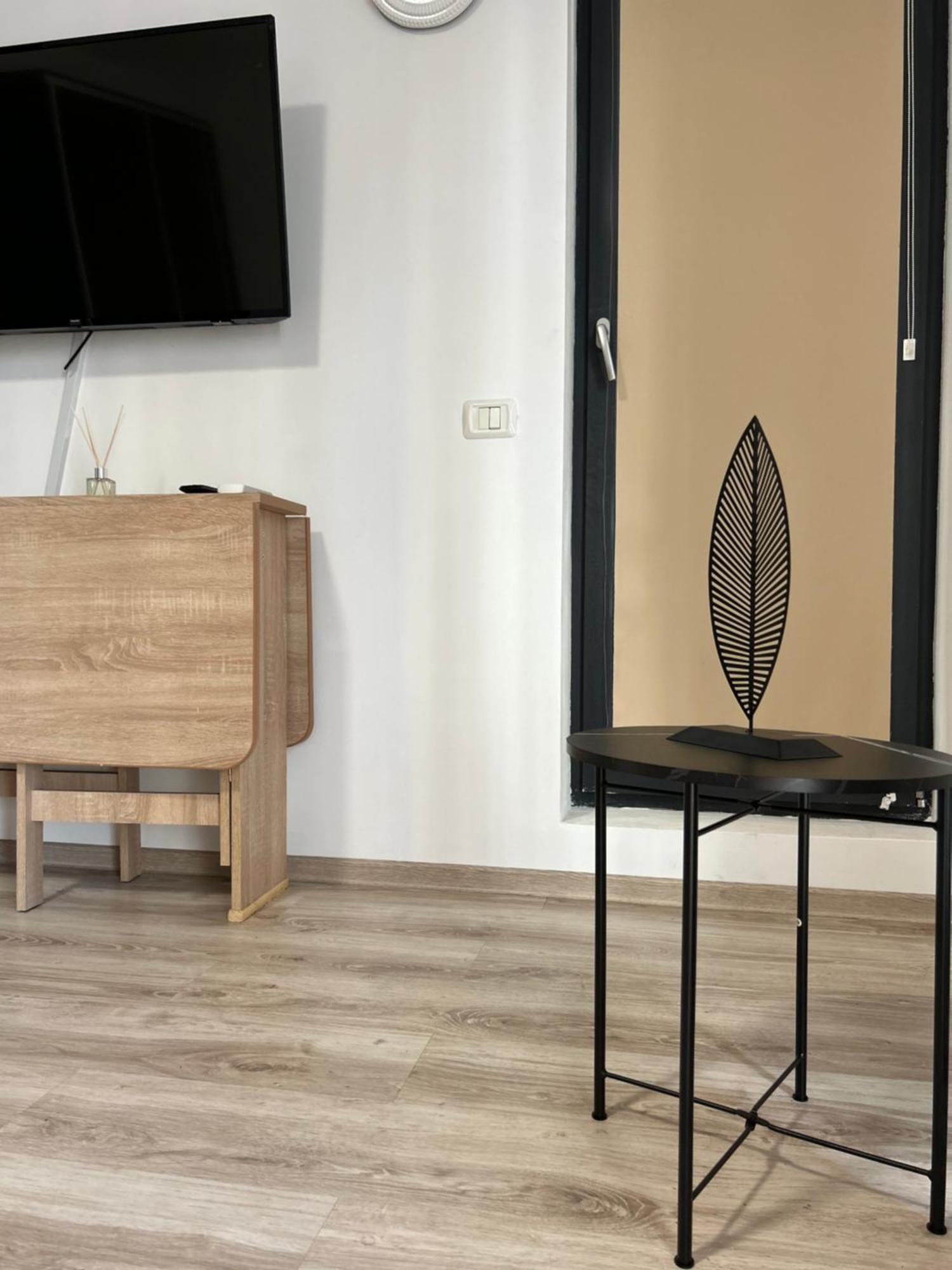 Elegant Getaway At Exigent Plaza - 09 Bucharest
