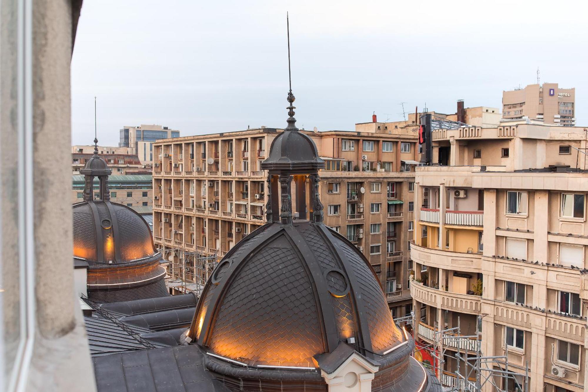Royalty With Views On Calea Victoriei * Bucareste
