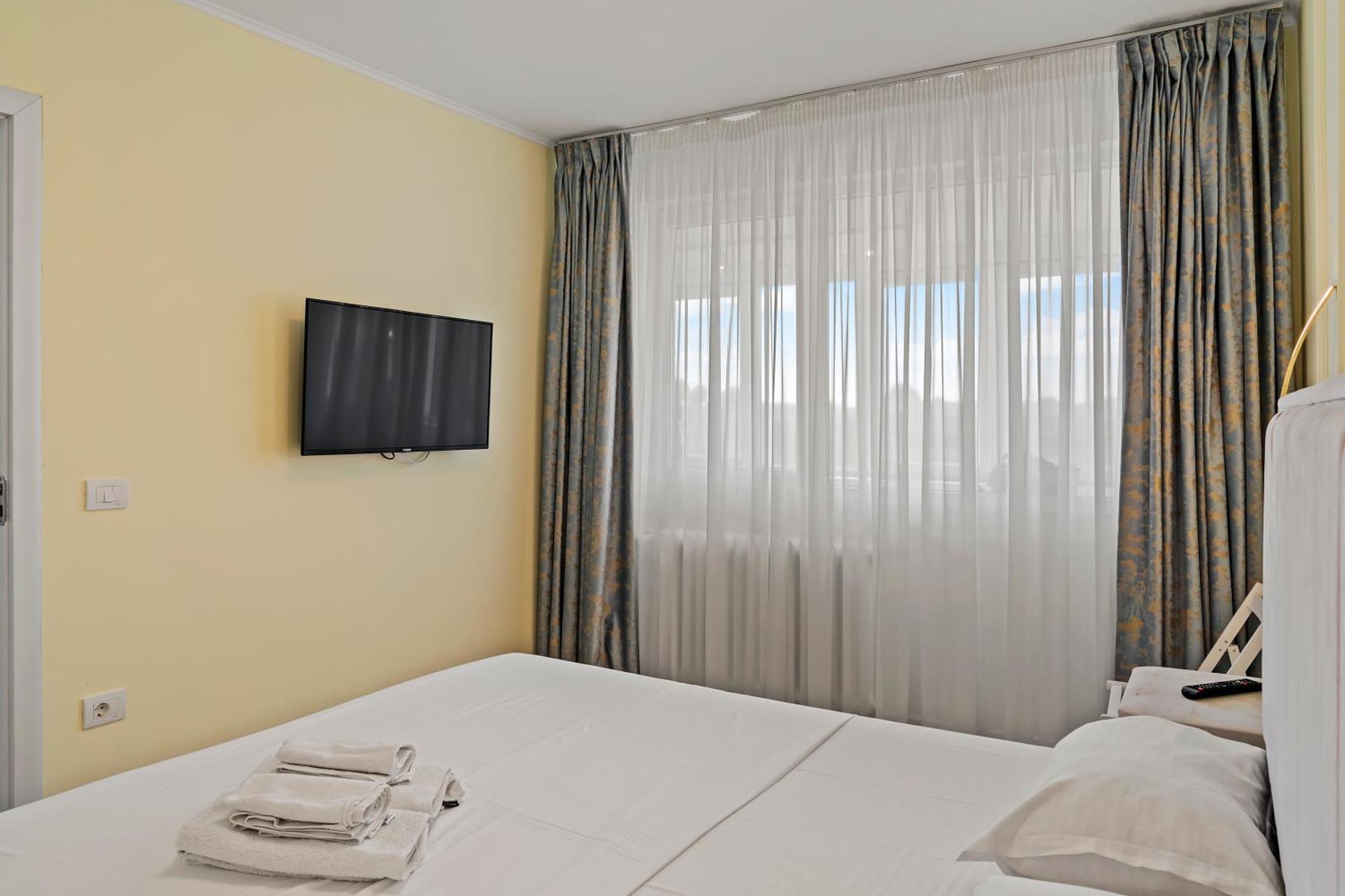 Apartament De Lux Moghioros Park