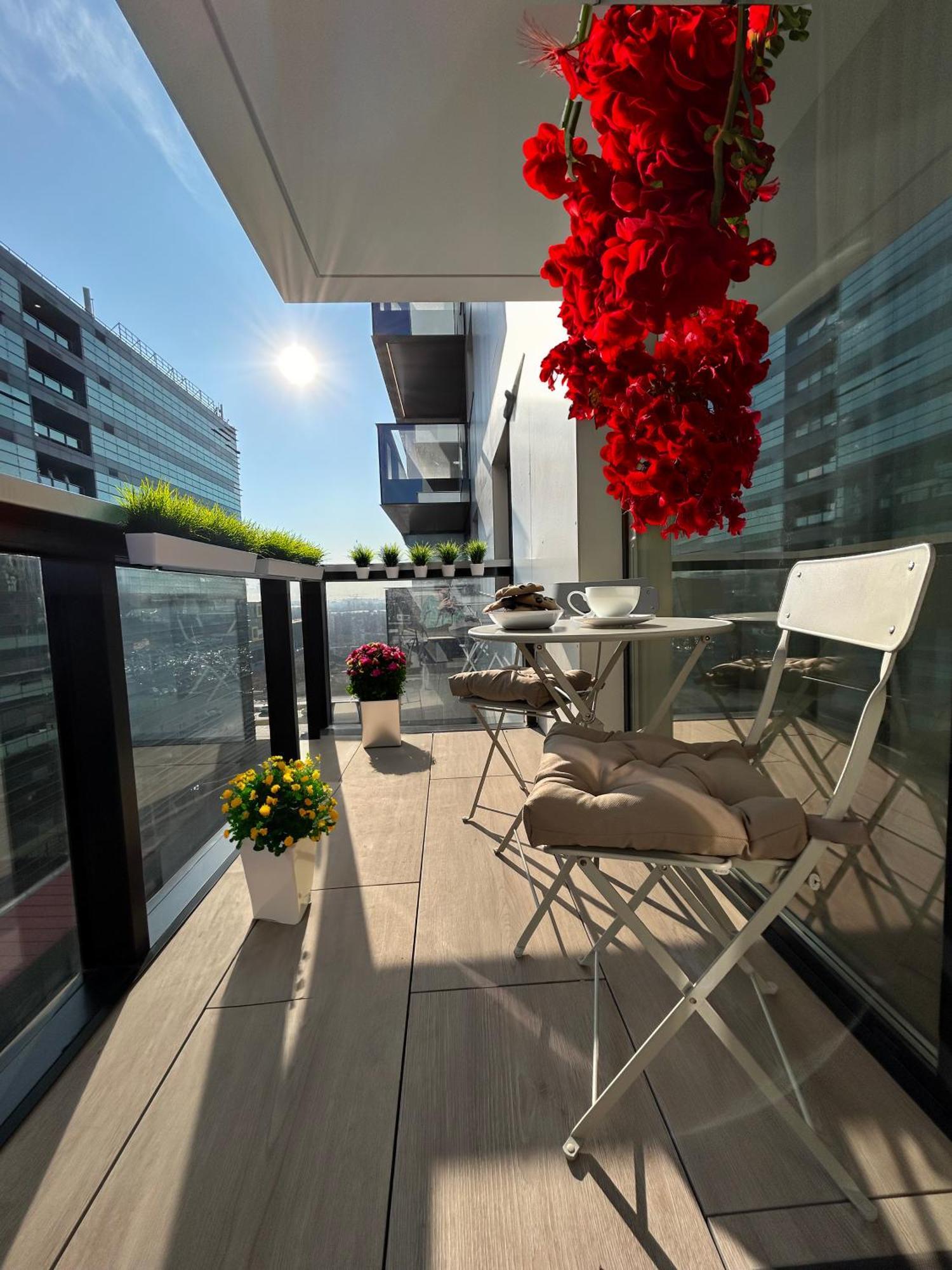 Apartment Exclusive With Private Parking & Balcony - 01