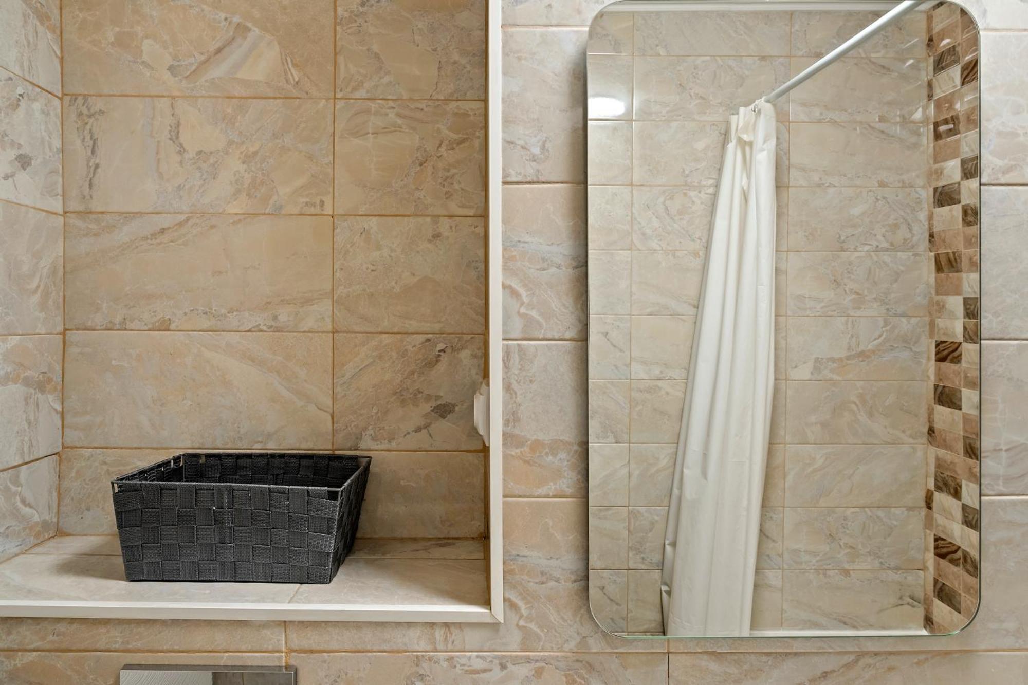 Apartment Garsoniera Regim Hotelier Lux Hanul Drumetului *