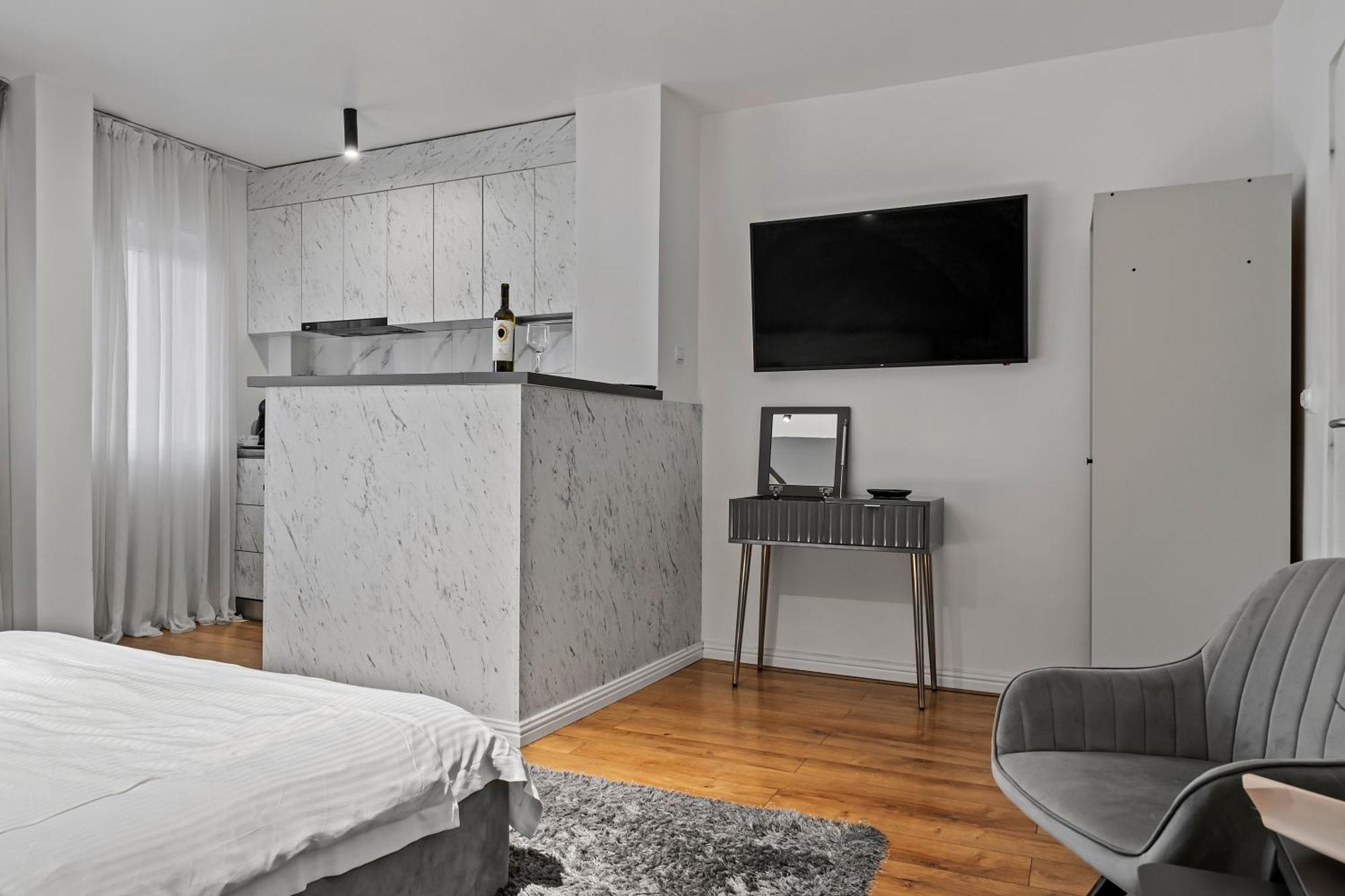 Apartment Garsoniera Regim Hotelier Lux Hanul Drumetului Bucharest