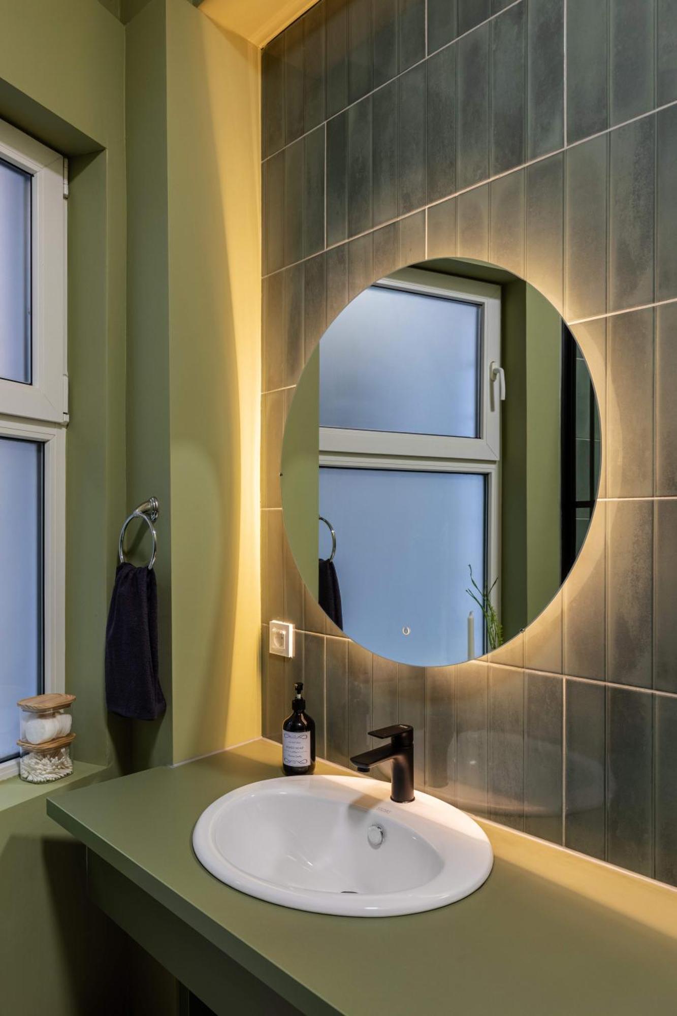 Serene 1br In Square Apartamento Bucareste