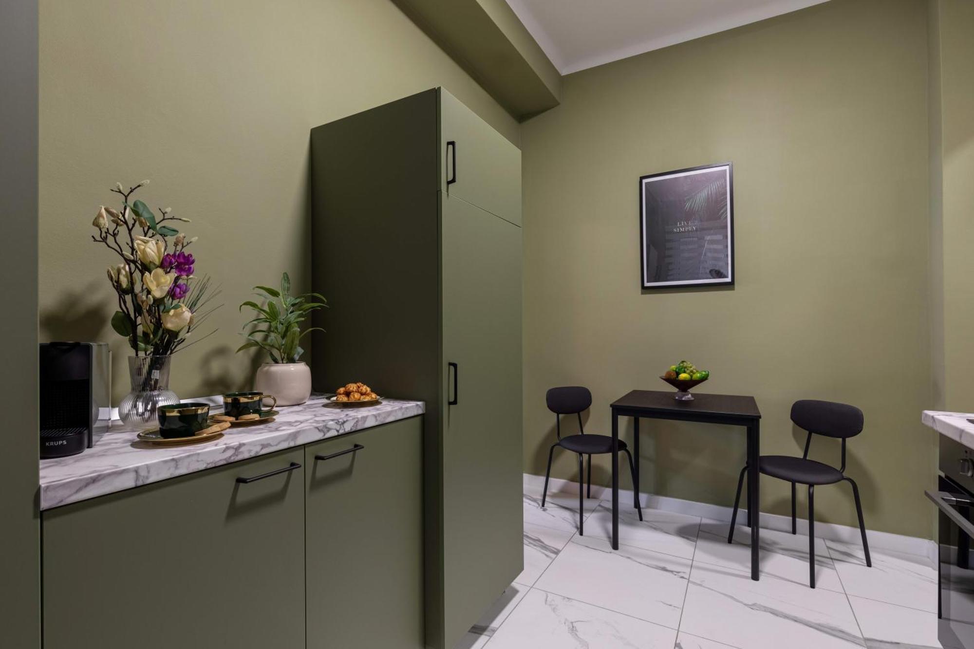 Serene 1br In Square *