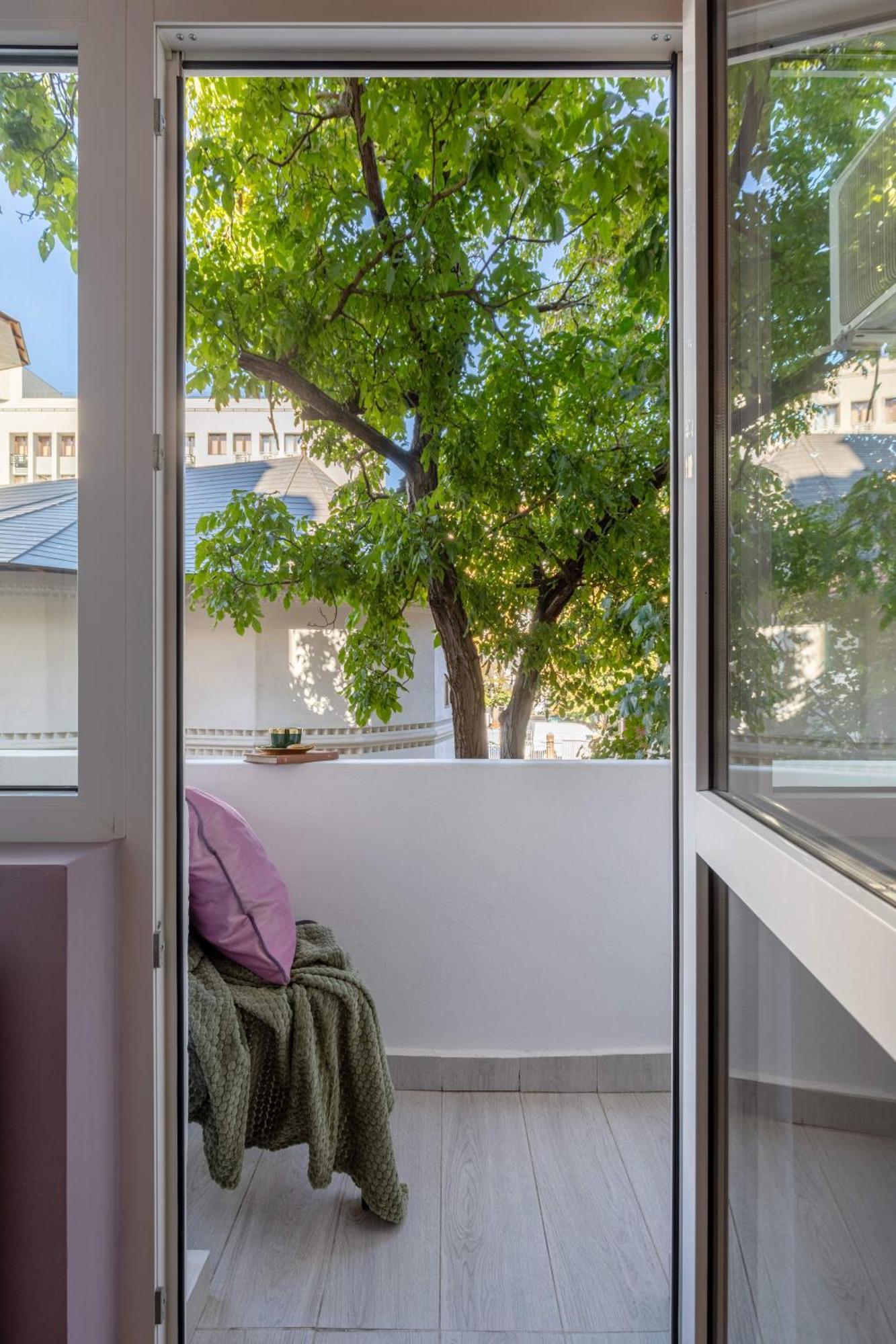 Serene 1br In Square * Bucareste