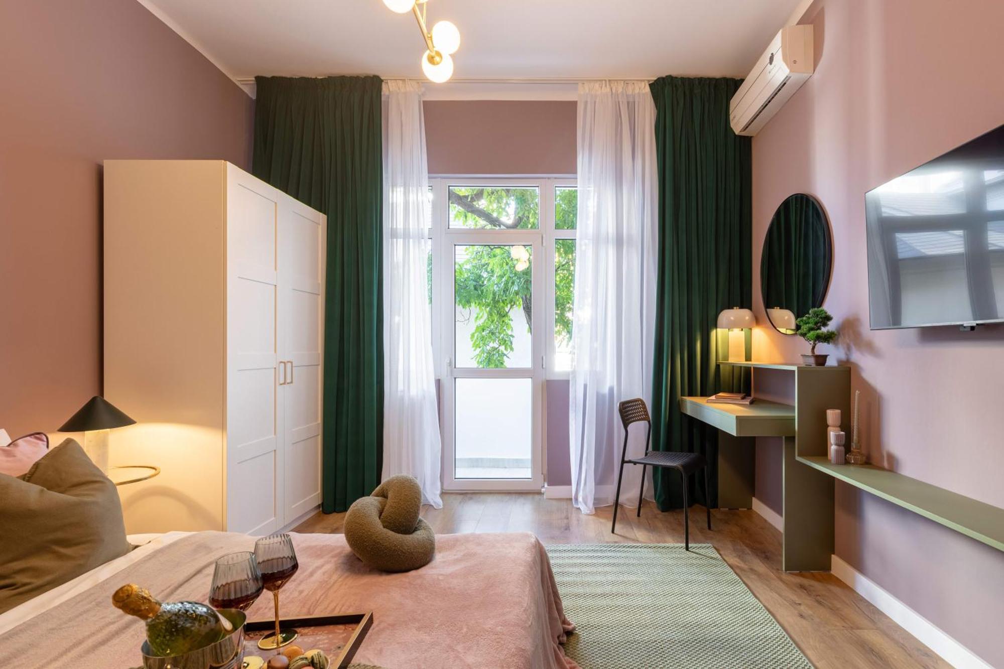 Serene 1br In Square Apartamento Bucareste