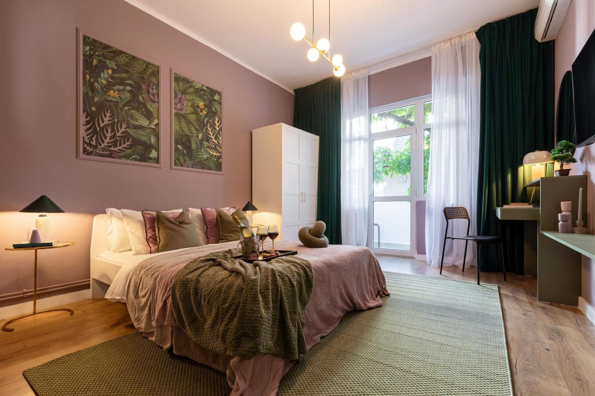 Serene 1br In Square Apartamento