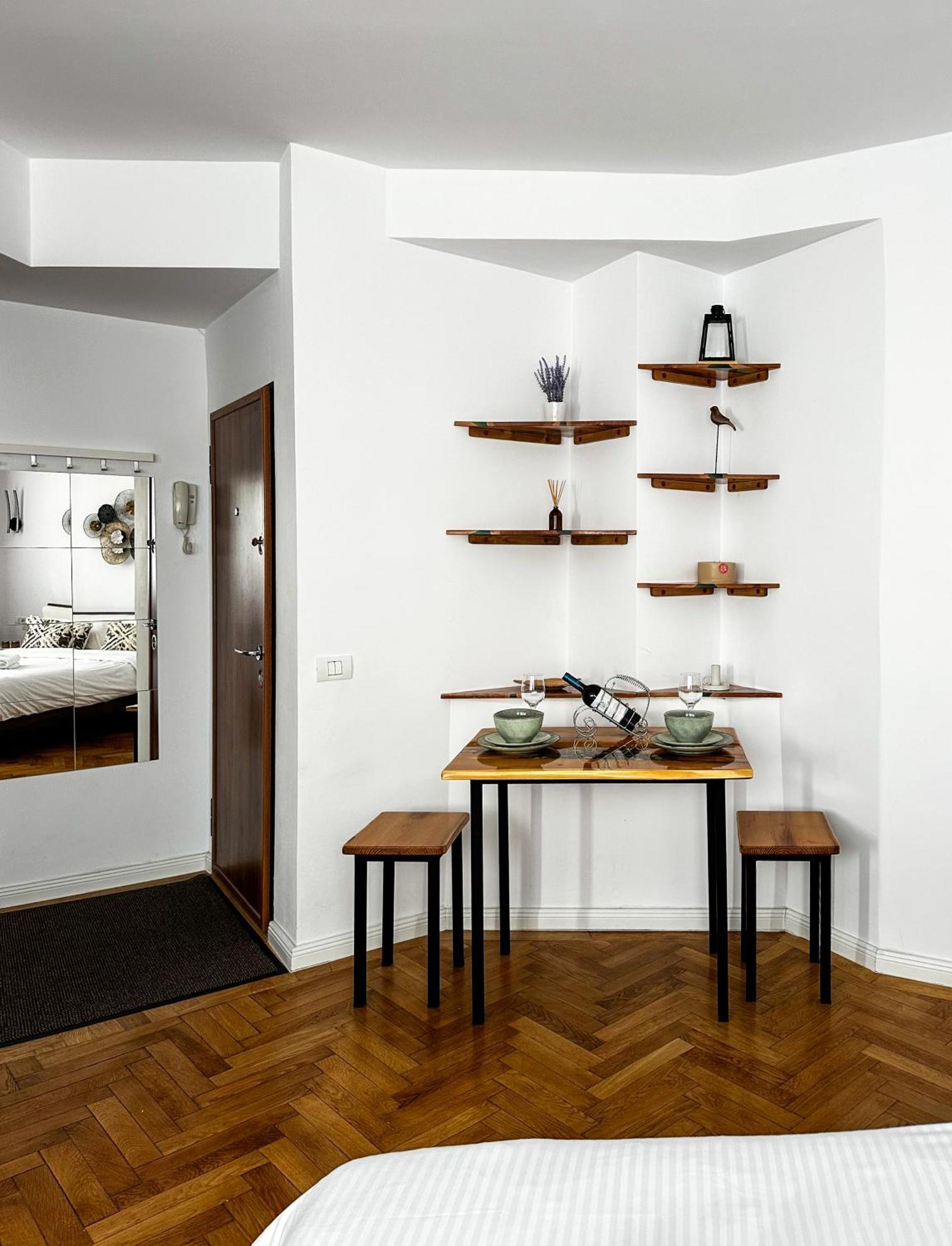 Carol In Woodland Apartment Bucharest
