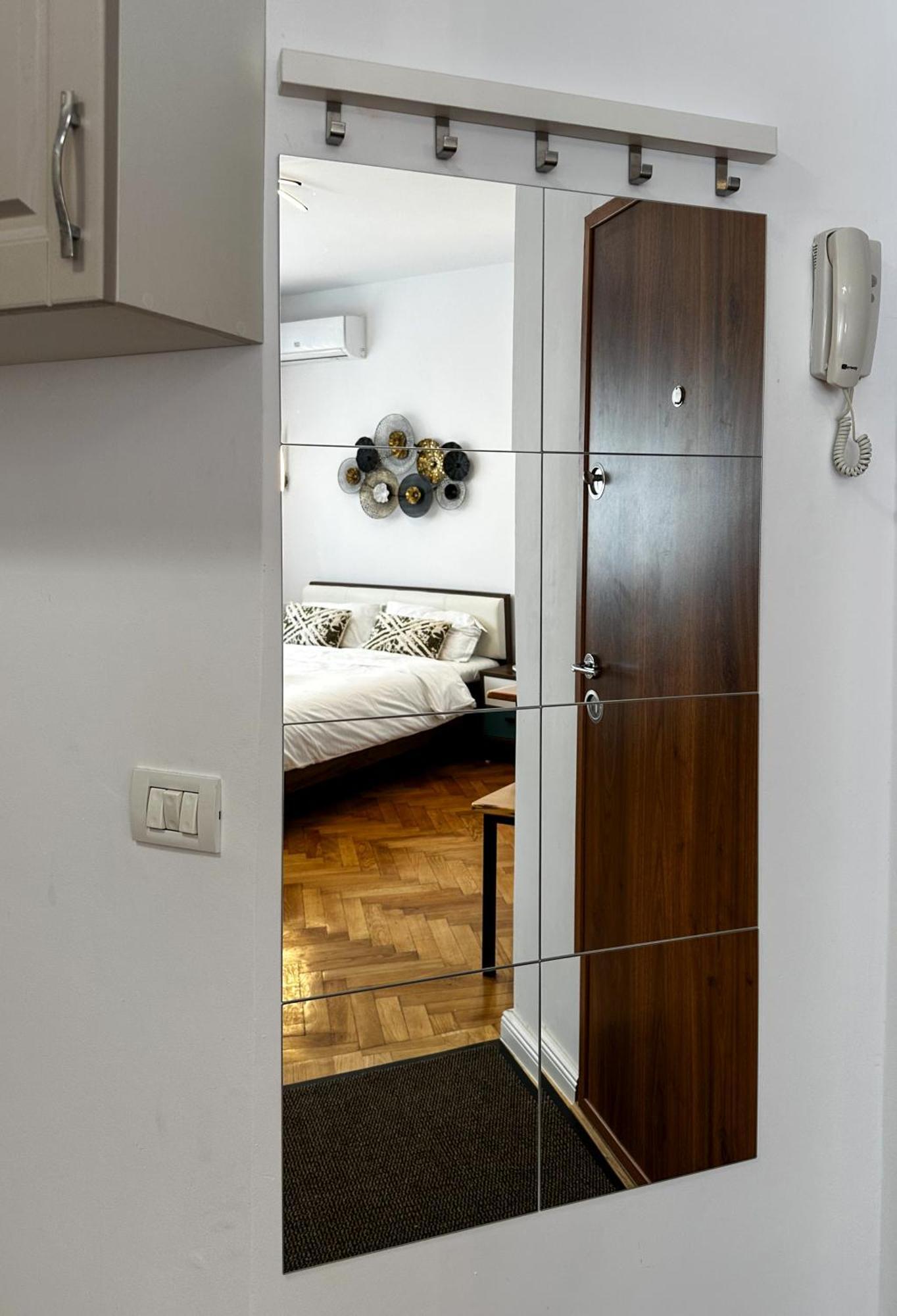 Carol In Woodland Apartment Bucharest