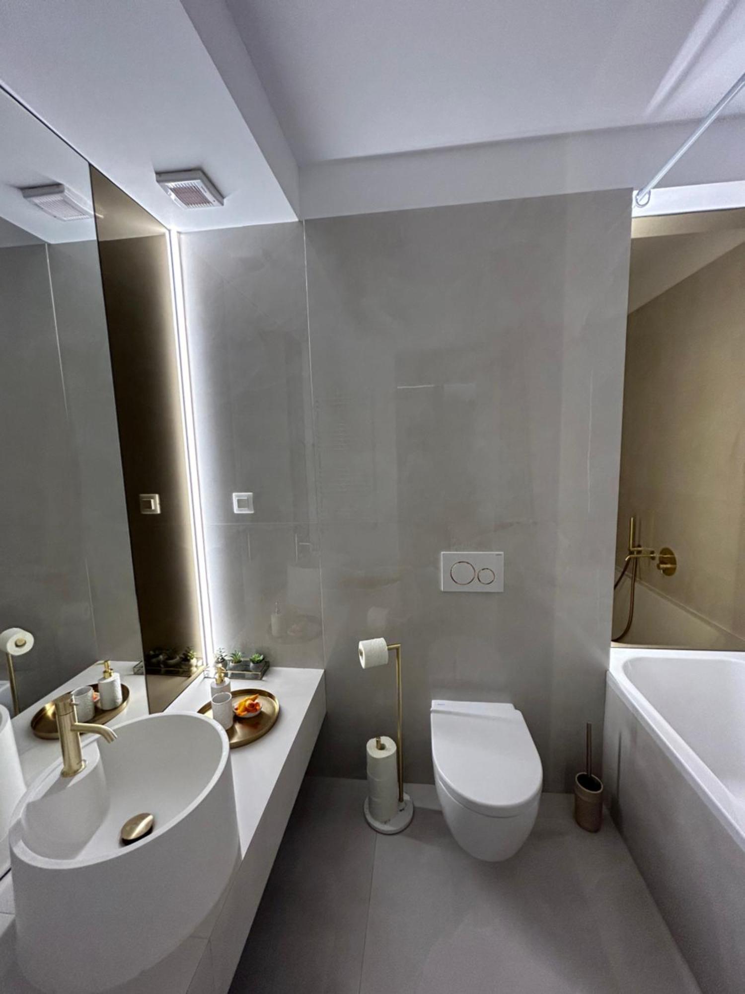 Apartment Exclusive With Private Parking & Balcony - 01 Bucharest