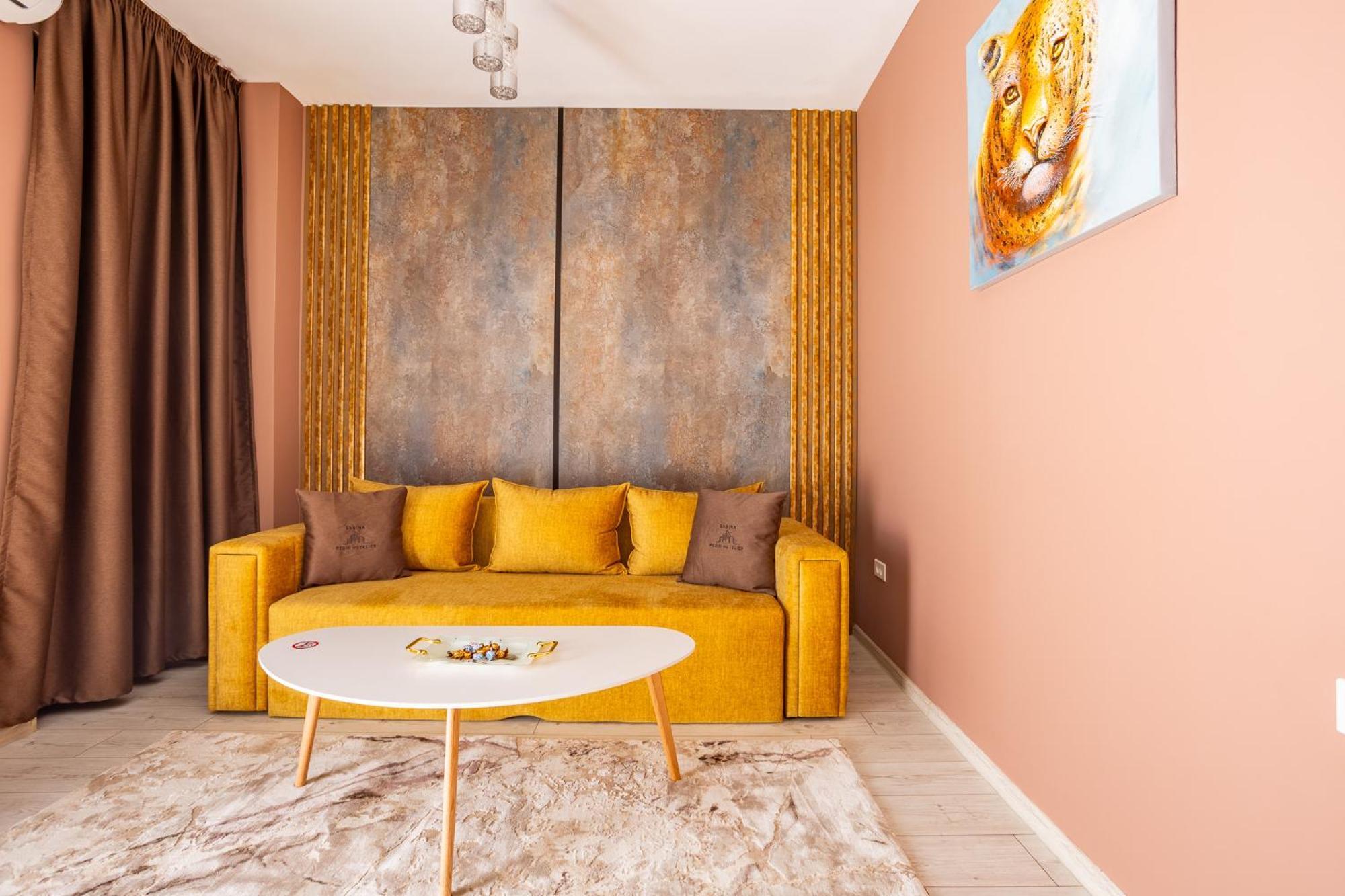 Luxury Sabina 35 * Bucareste