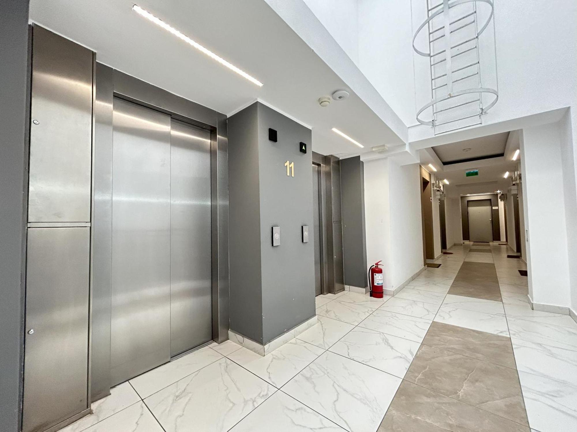 Elegant Premium With Panoramic Views - 10 Bucharest