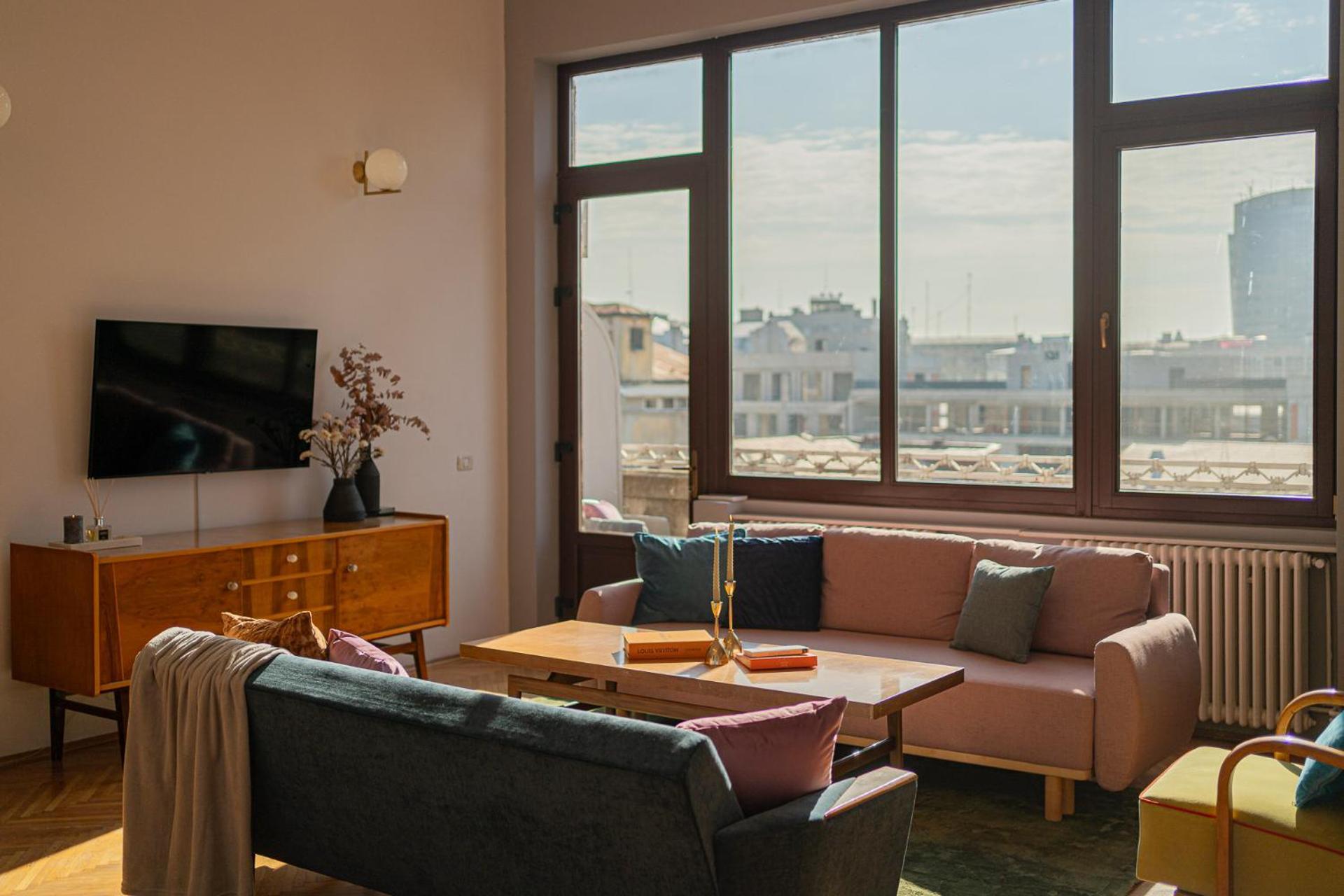 Apartment Spacious 3br Atrium Penthouse, Balcony, Cismigiu *