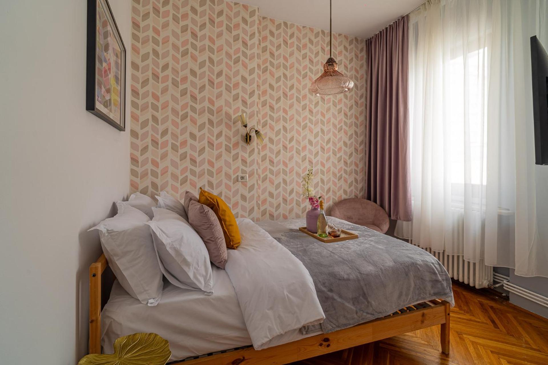 Apartment Spacious 3br Atrium Penthouse, Balcony, Cismigiu