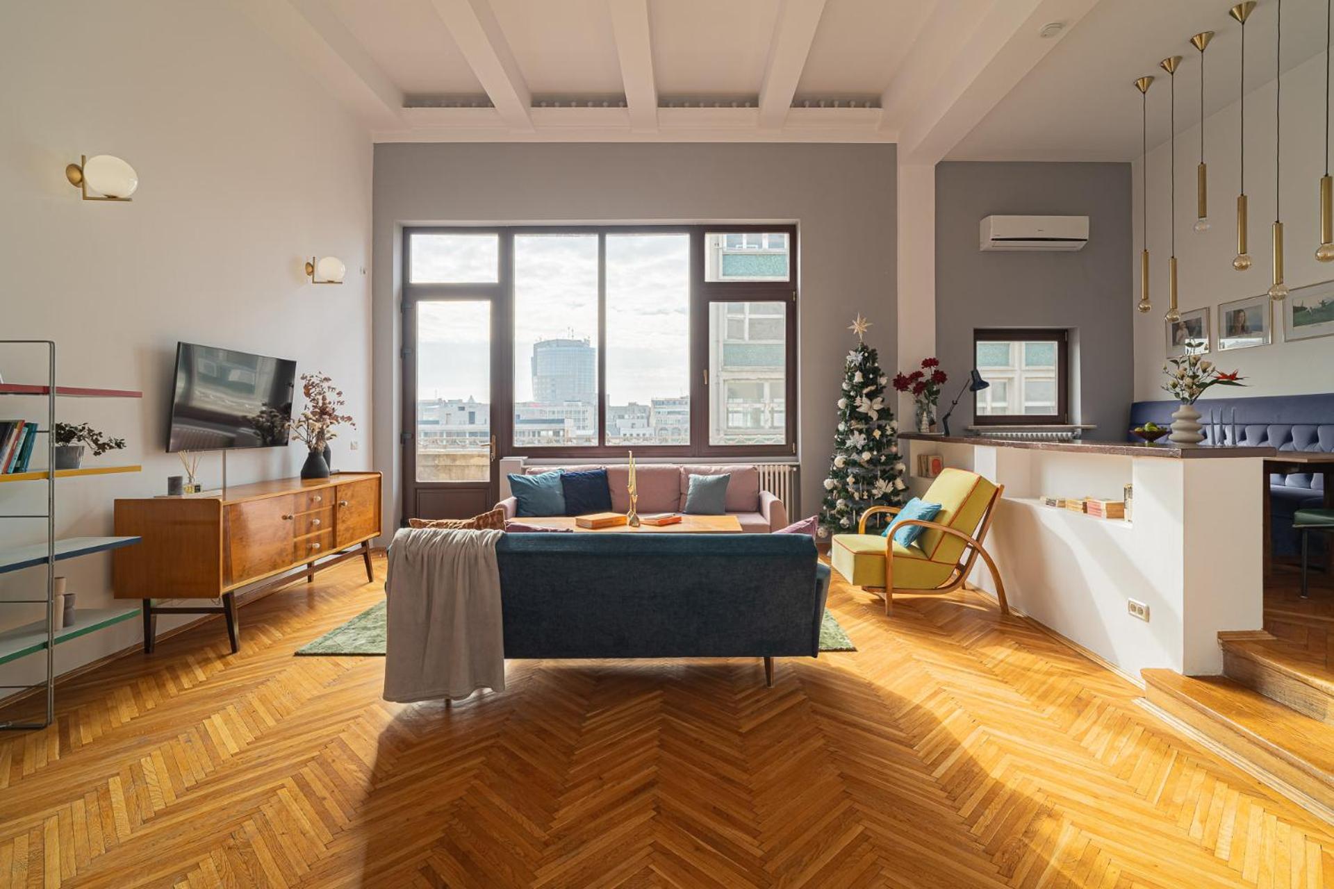 Spacious 3br Atrium Penthouse, Balcony, Cismigiu Apartment *