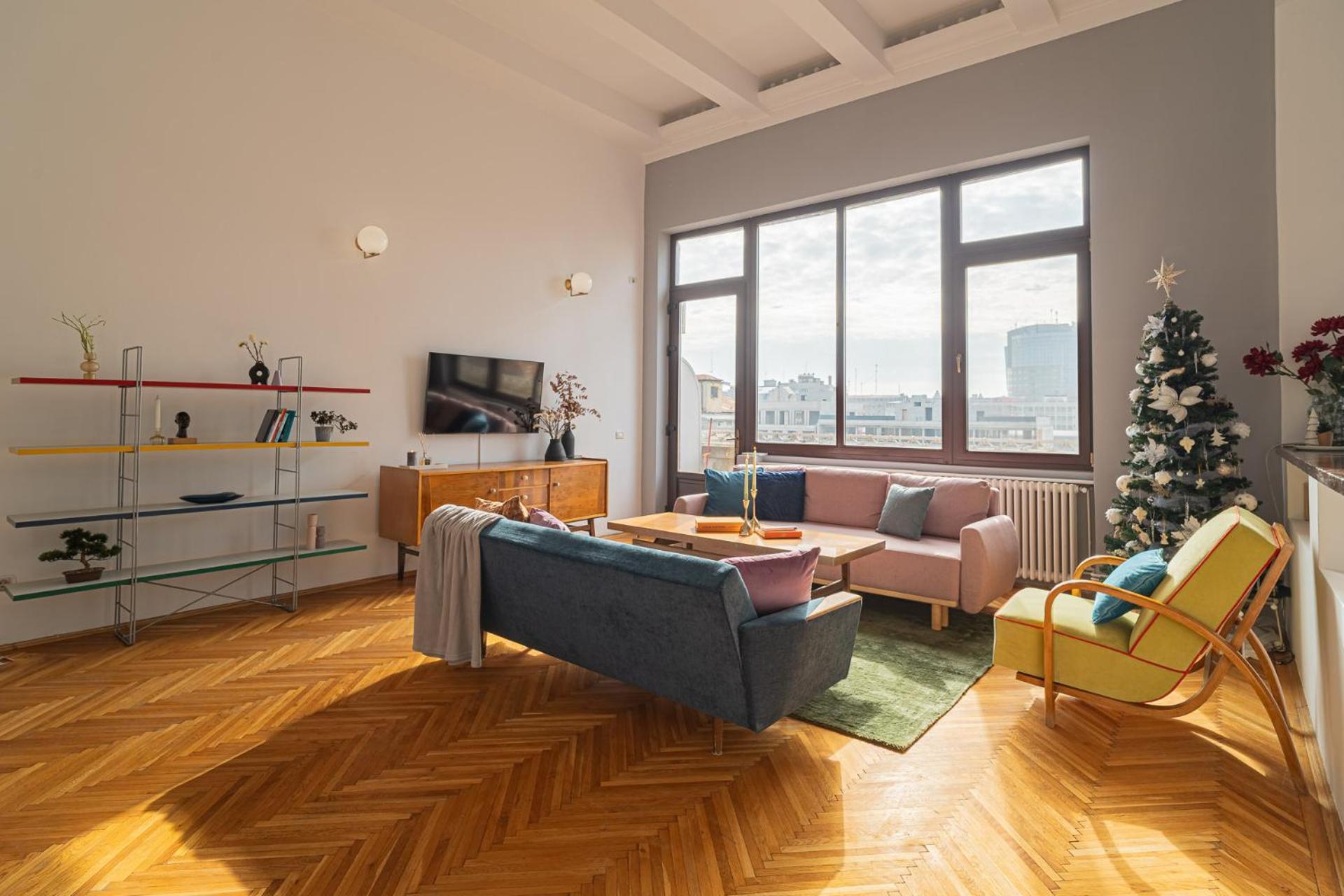 Spacious 3br Atrium Penthouse, Balcony, Cismigiu Apartment *
