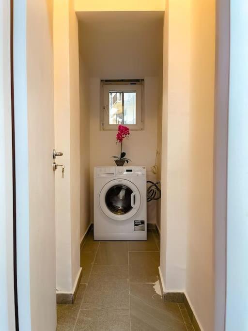 Boulevard View 2br In Old Town * Bucharest