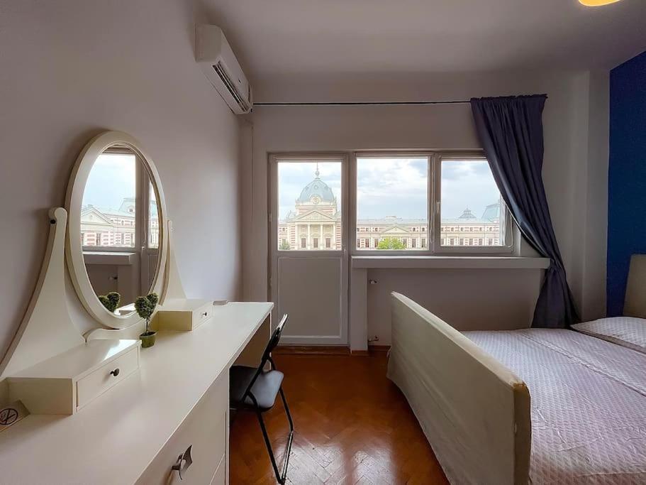 Boulevard View 2br In Old Town