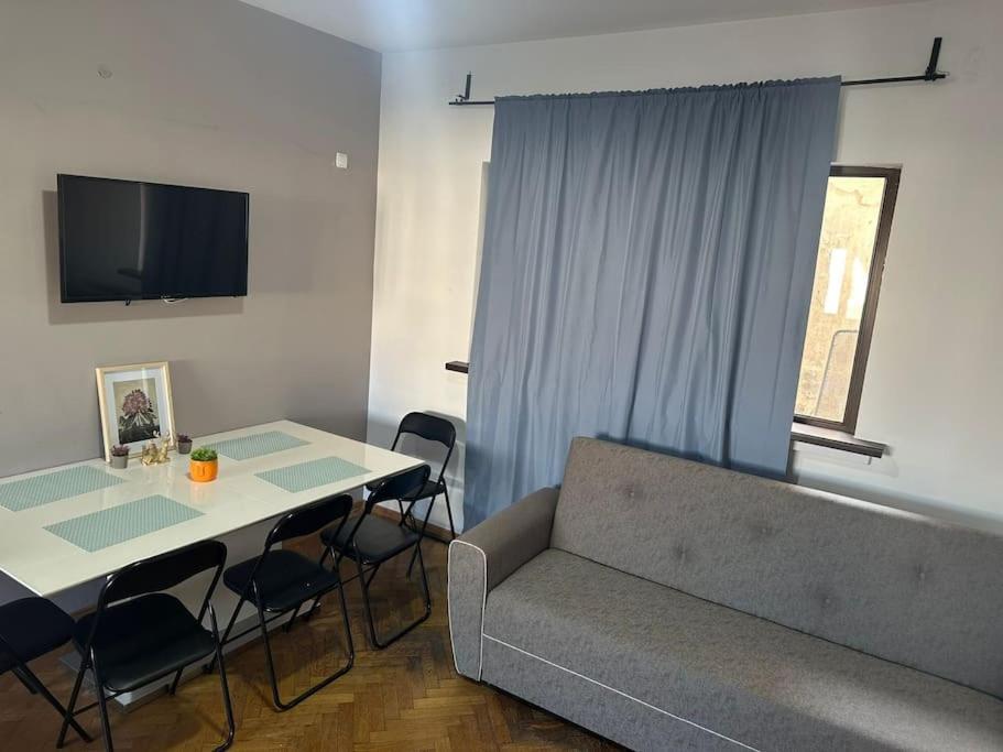 Boulevard View 2br In Old Town *