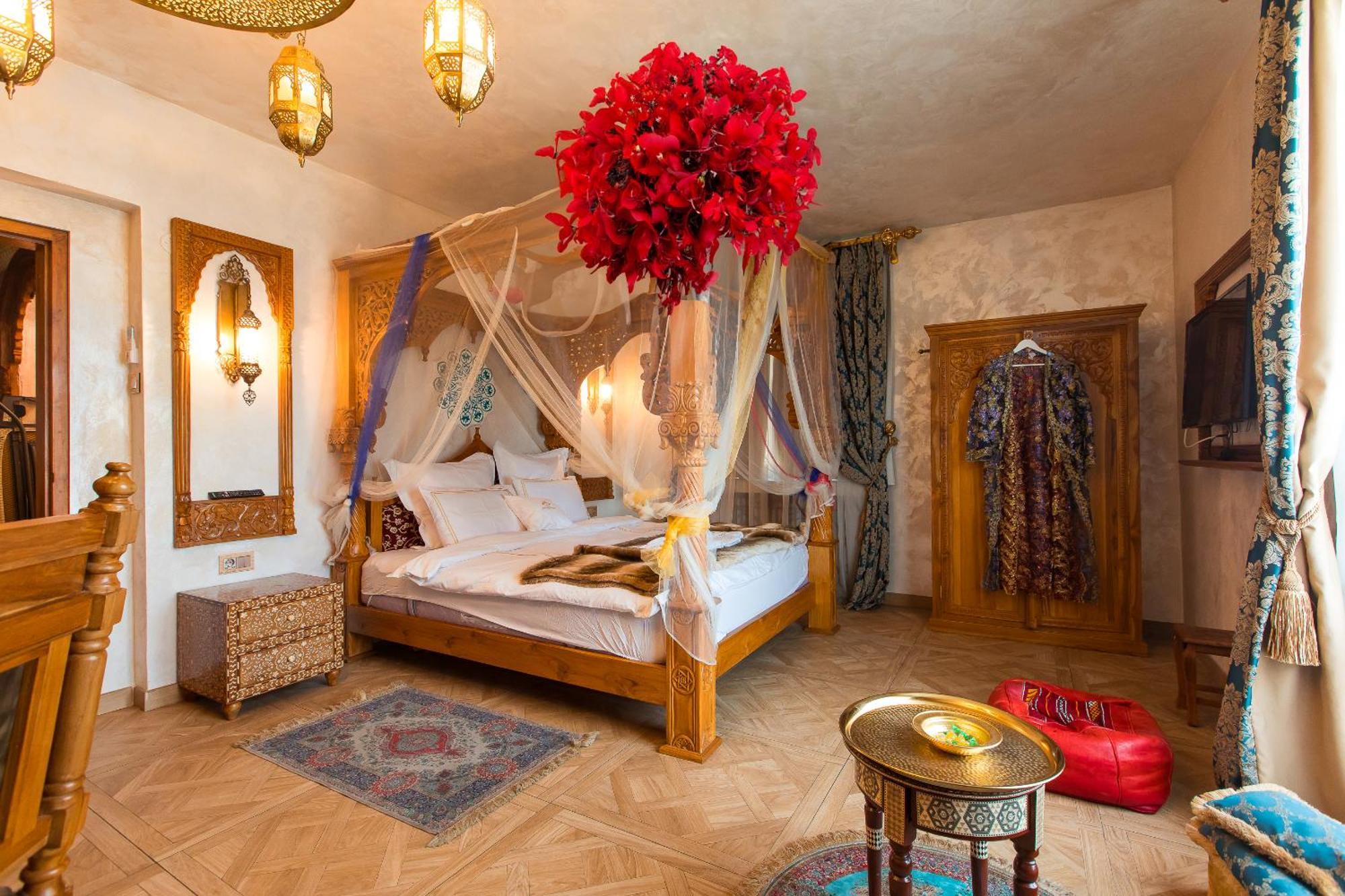 Hidden Gem Antique With Stunning Views * Bucharest
