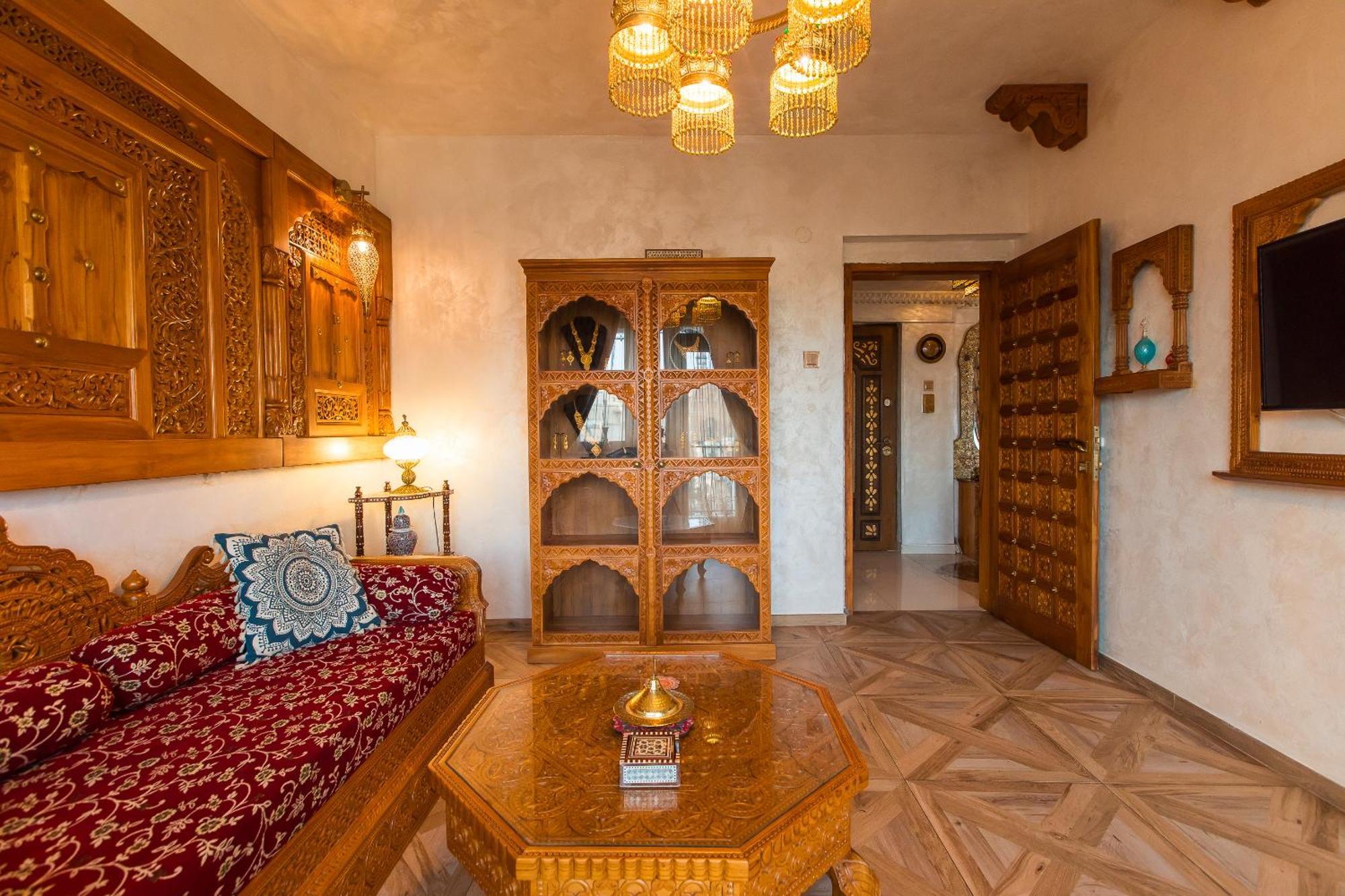 Hidden Gem Antique With Stunning Views Apartment Bucharest