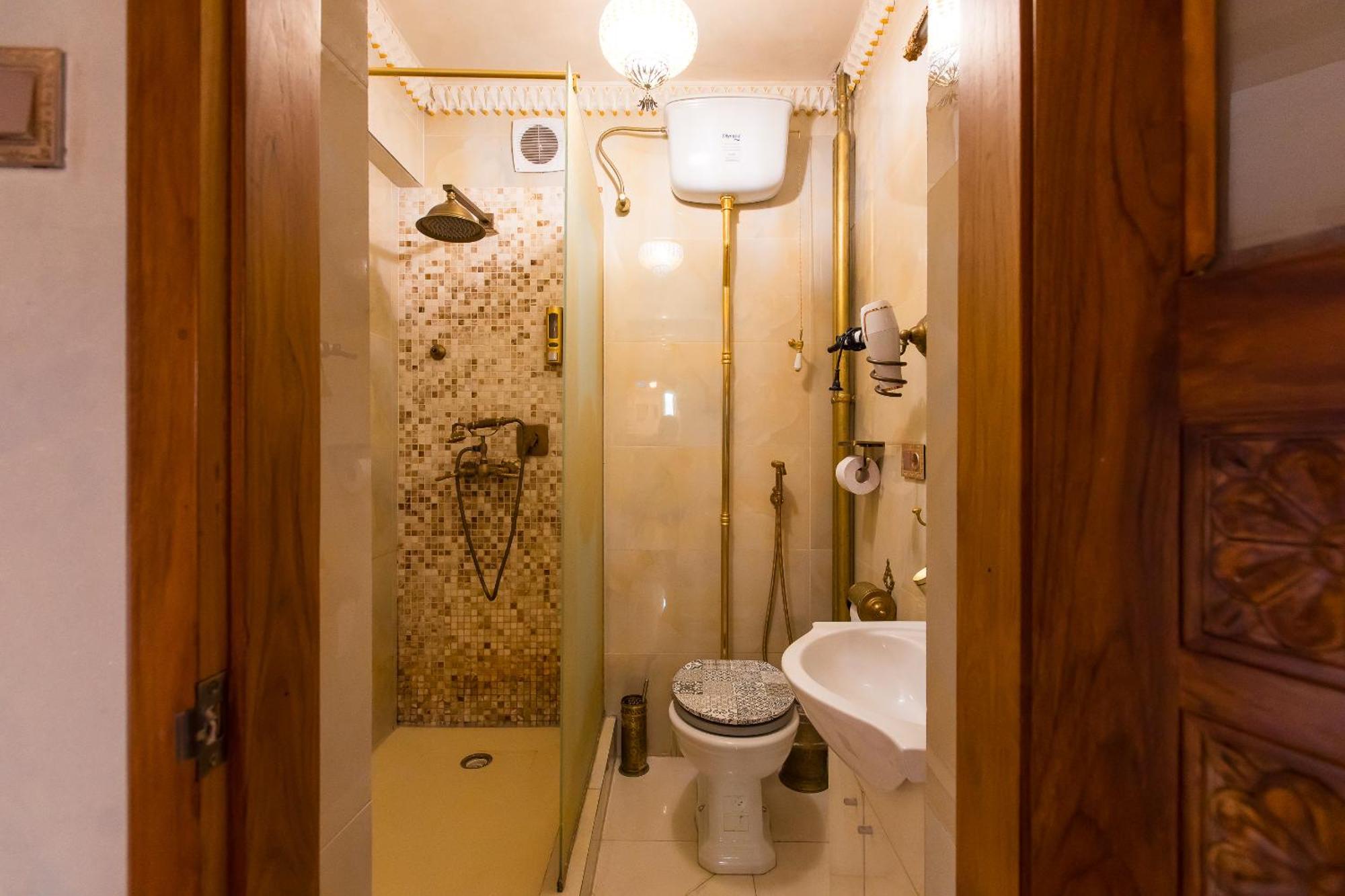 Hidden Gem Antique With Stunning Views Bucharest