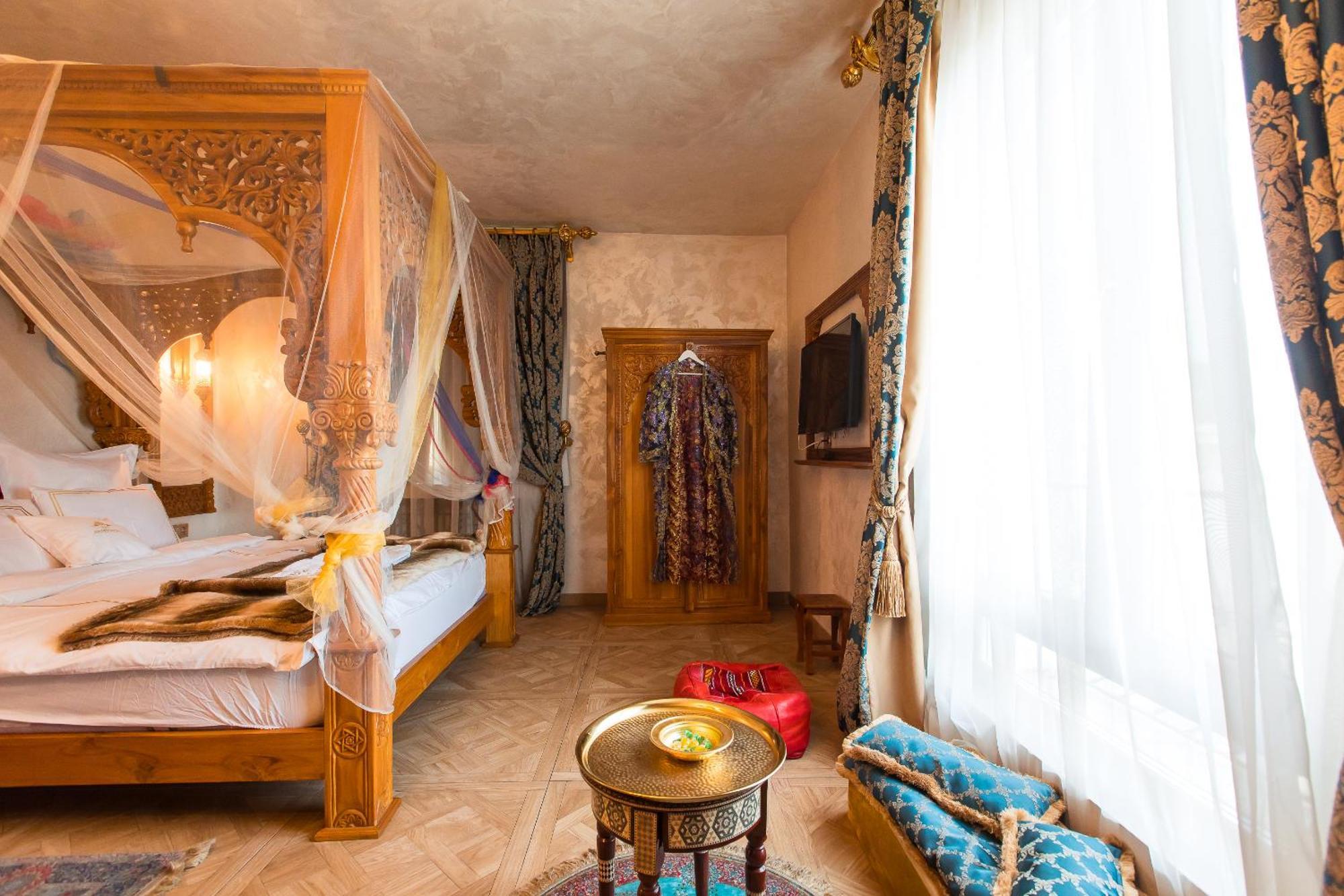 Apartment Hidden Gem Antique With Stunning Views Bucharest