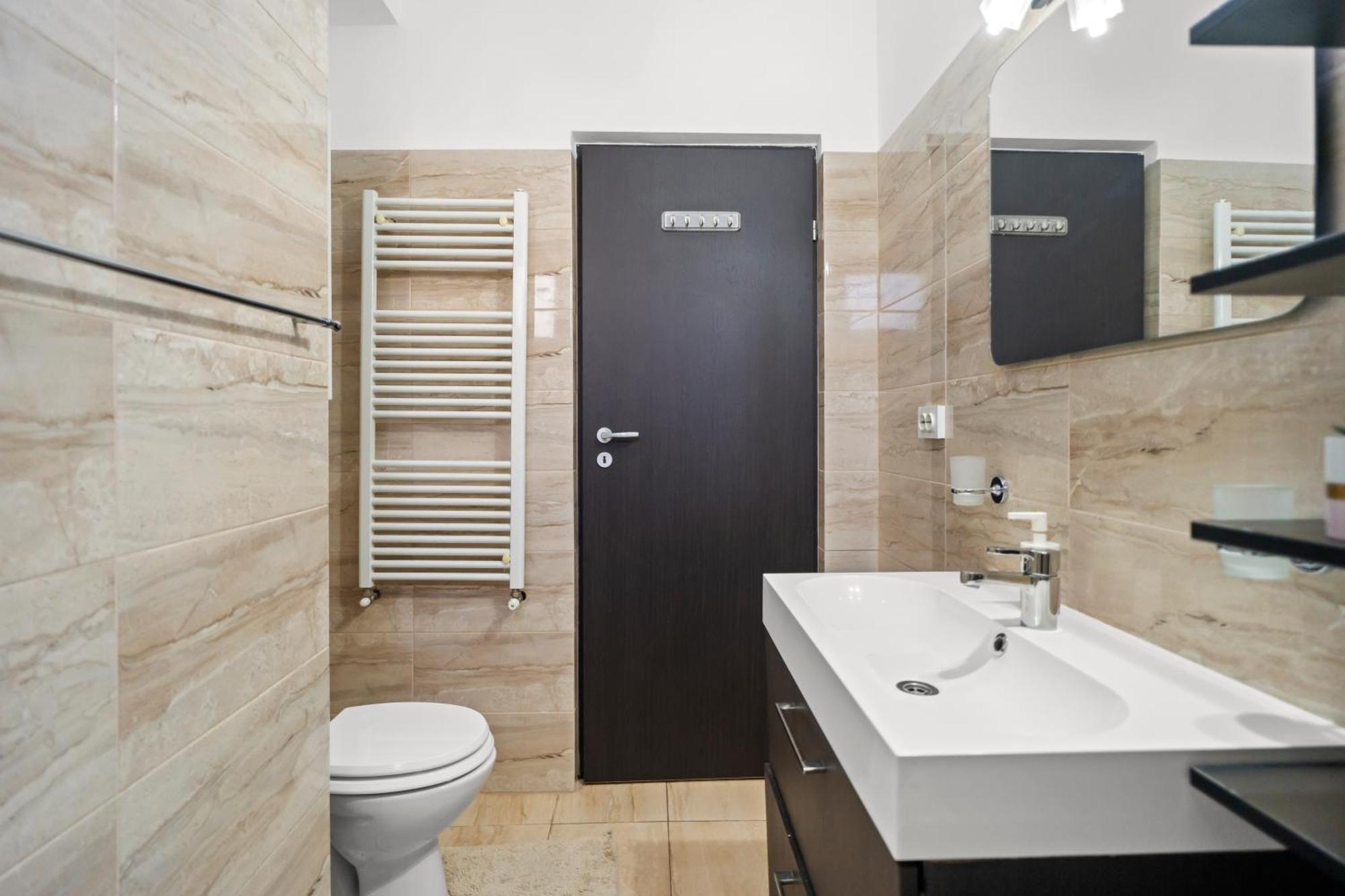 Elegant & Newly Renovated Gem Apartamento