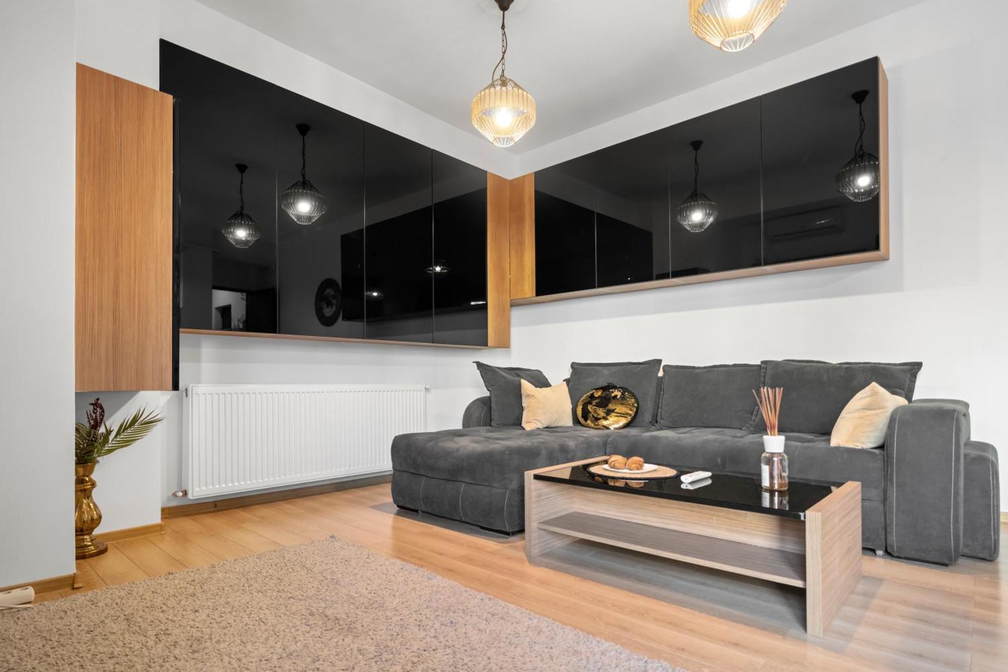 Elegant & Newly Renovated Gem * Bucareste