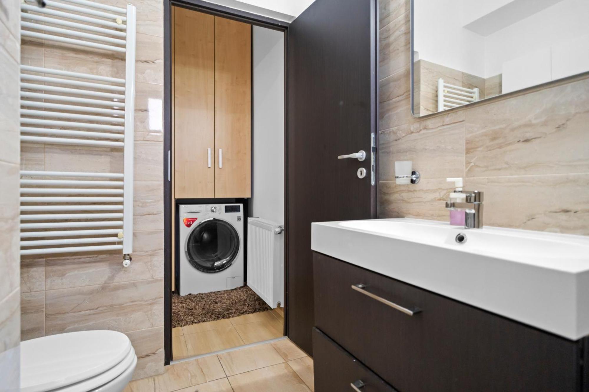 Elegant & Newly Renovated Gem Apartamento *