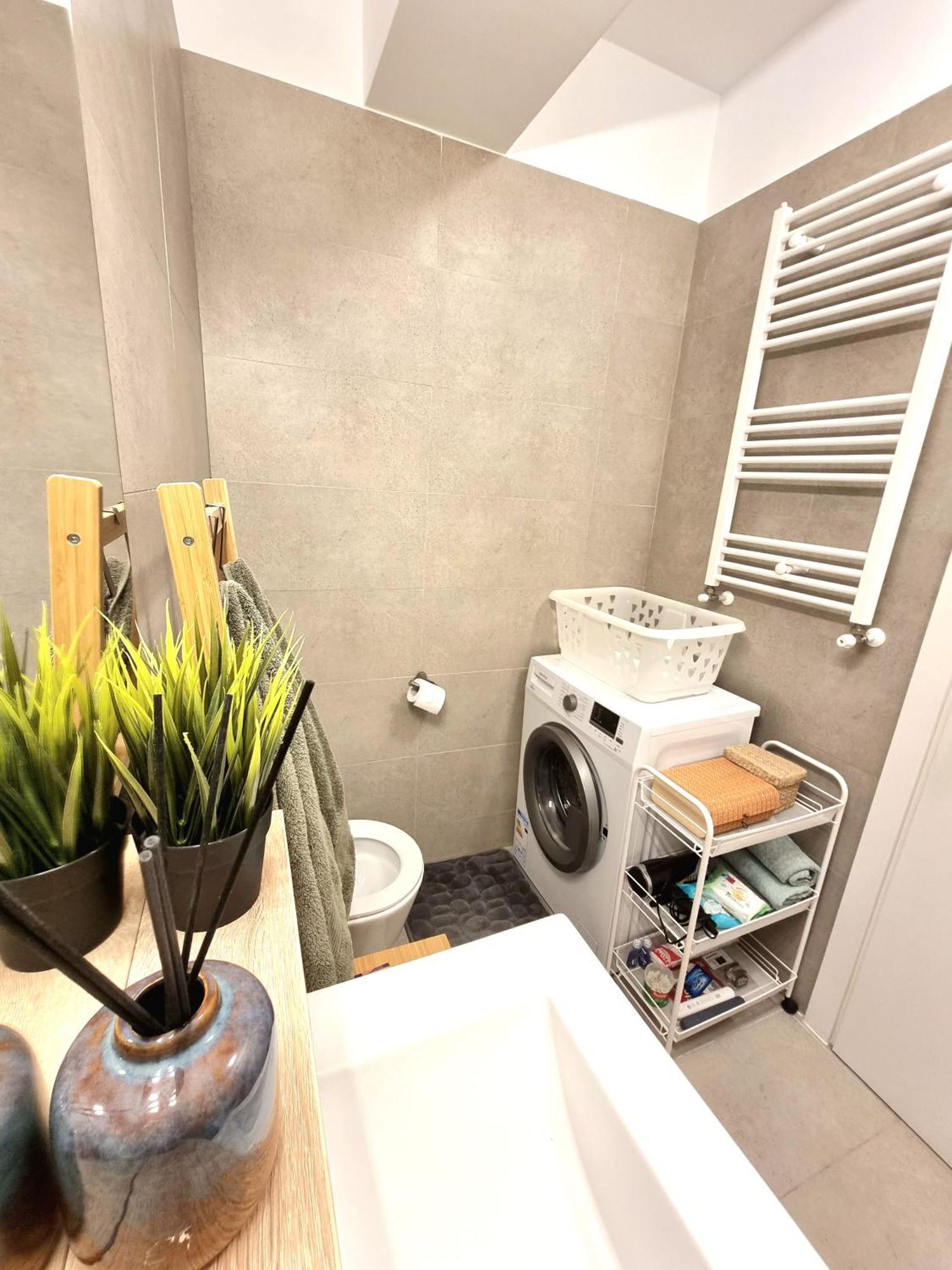 Marianne, 2 Camere, Morii 2 * Bucureşti