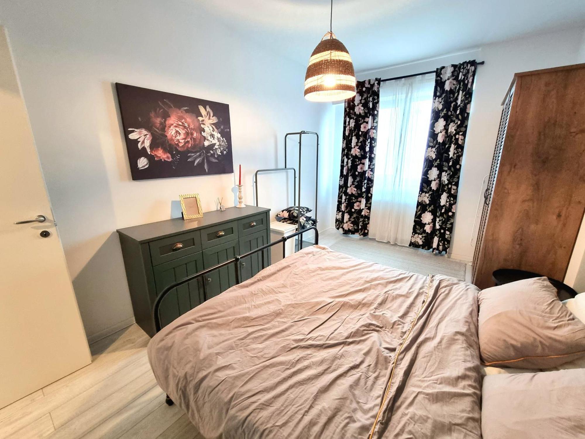 Marianne, 2 Camere, Morii 2 Bucureşti