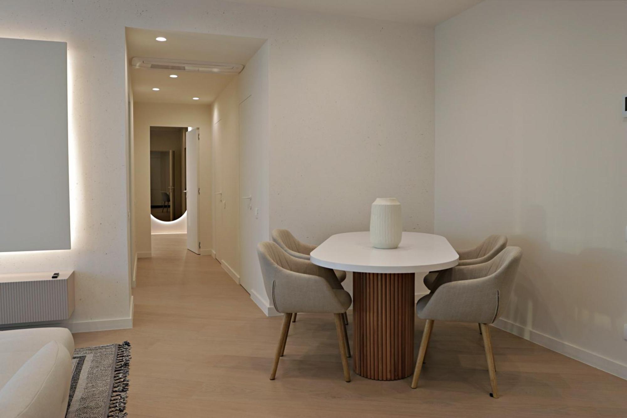 Milky Way I 2 Bedroom Rare Find In Aviatiei Apartment