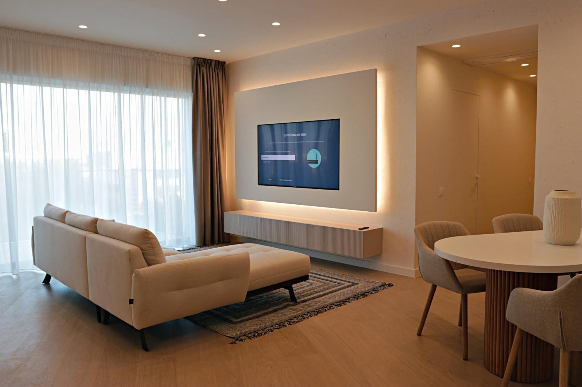 Milky Way I 2 Bedroom Rare Find In Aviatiei Bucharest
