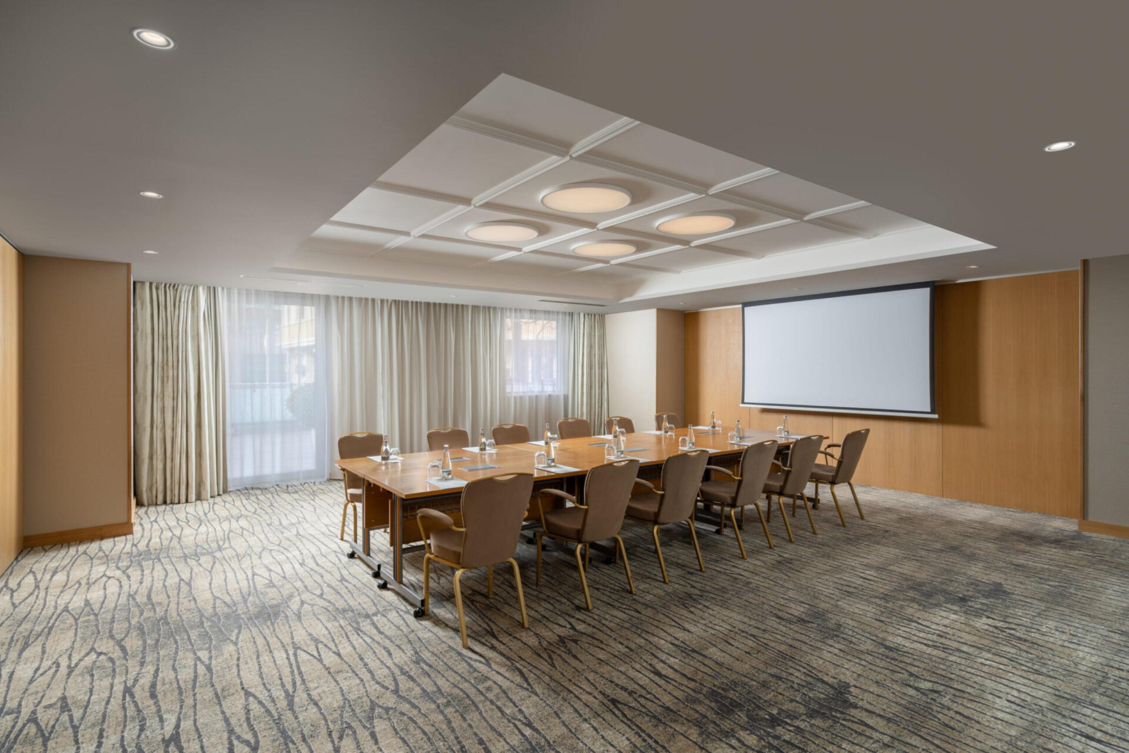 Hotel Intercontinental Athenee Palace Bucharest, An Ihg Bucareste