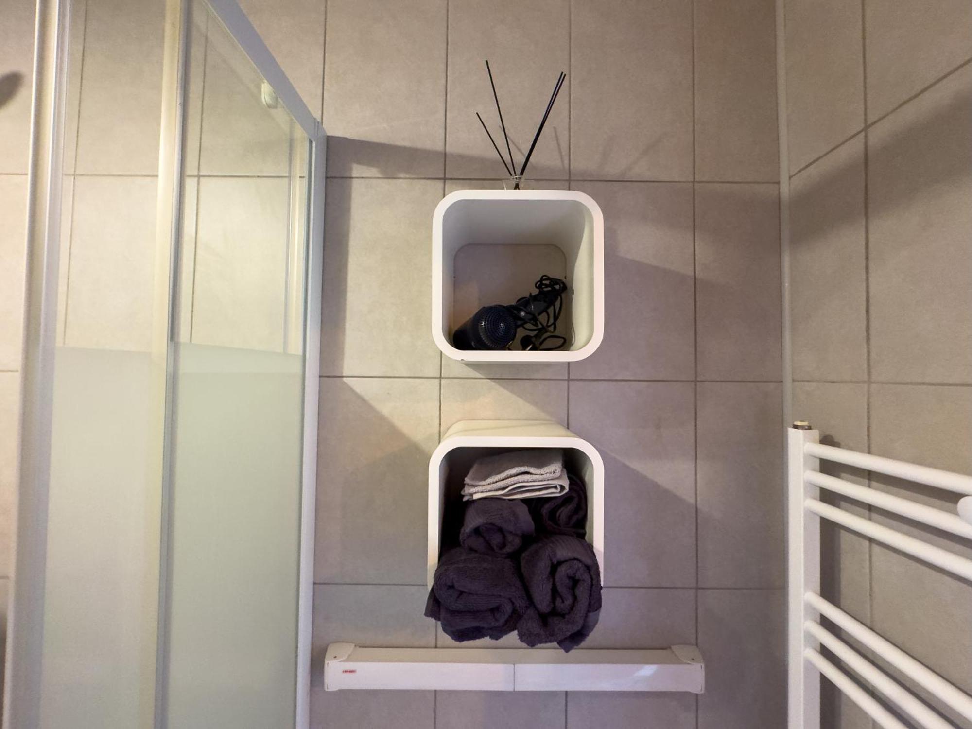 Retreat Universitate Apartamento