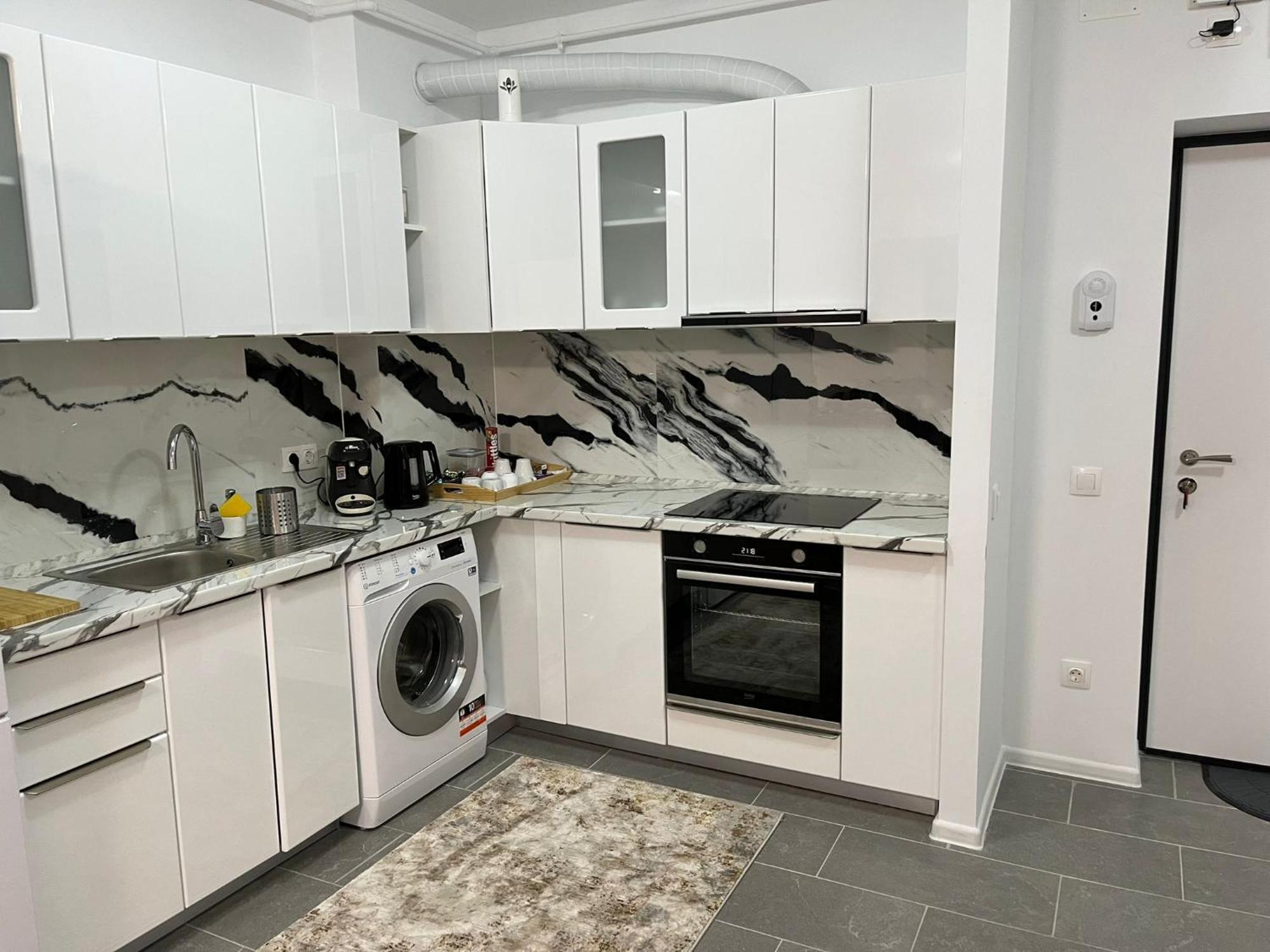 3 Apartment *