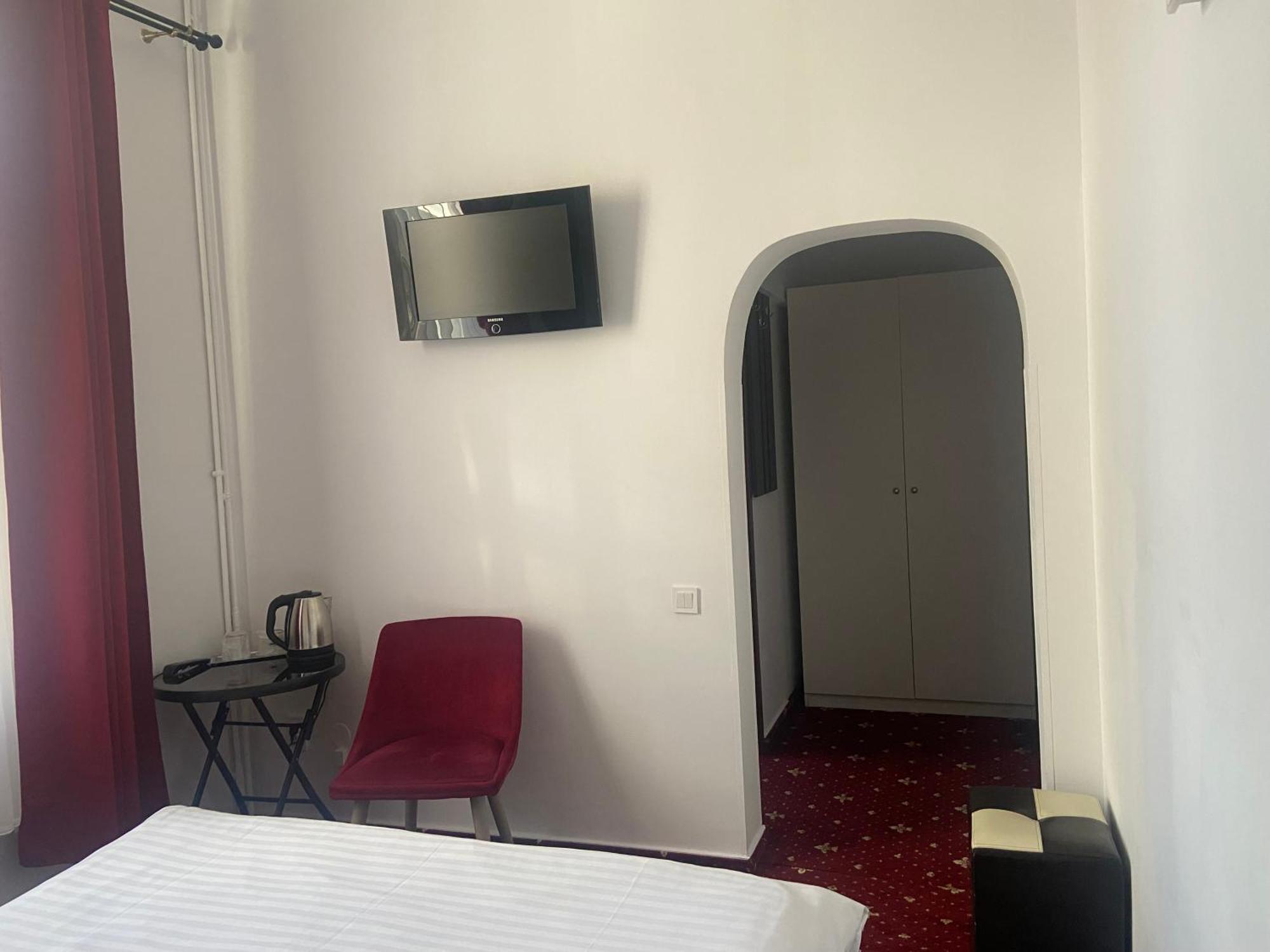 Evozava 3* Bucharest