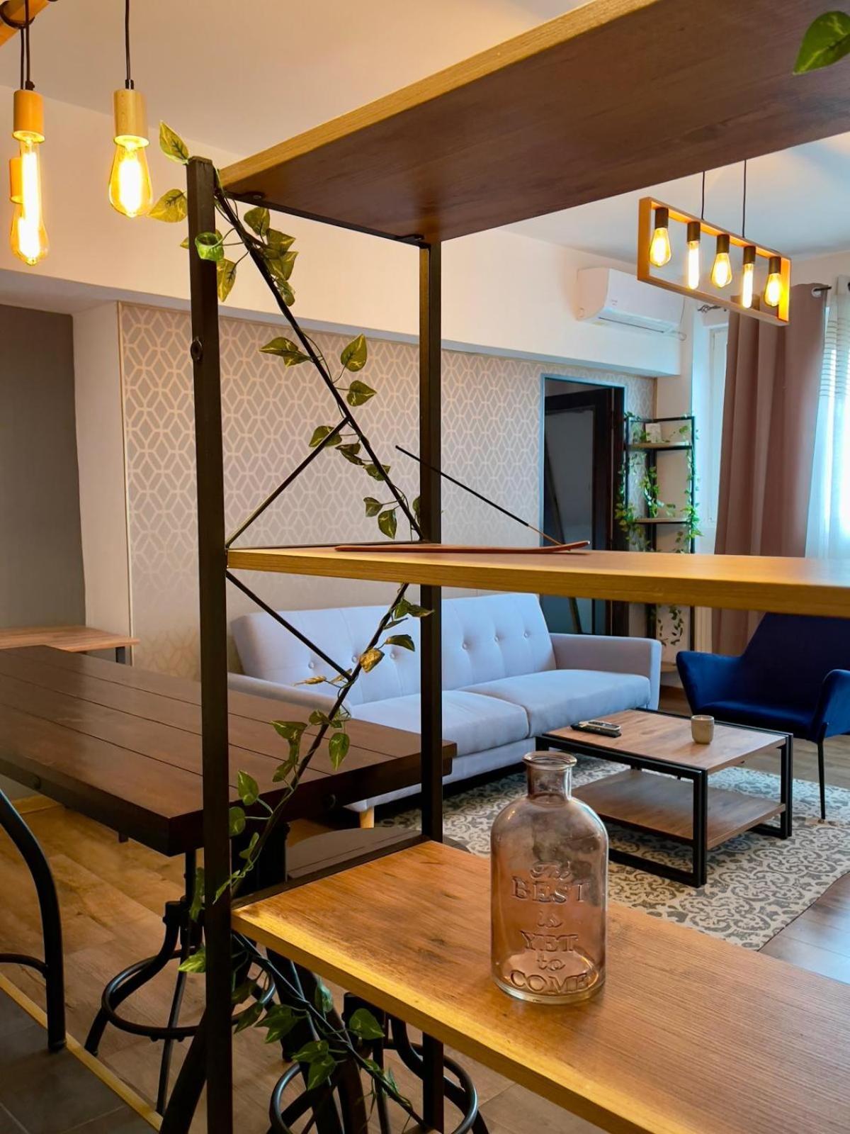 Apartment Bugatti's Flat Bucharest