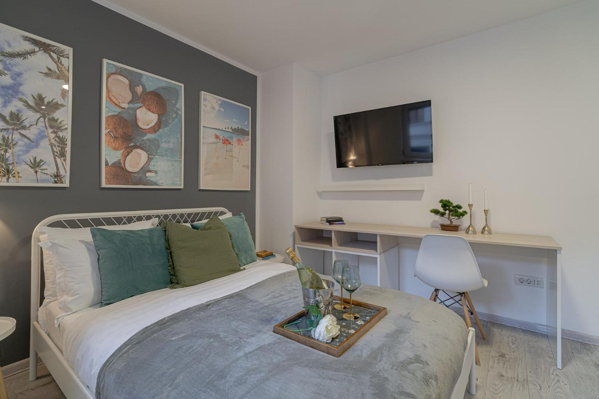 4br Sanctuary Near Cismigiu Park & Piata Universitatii *