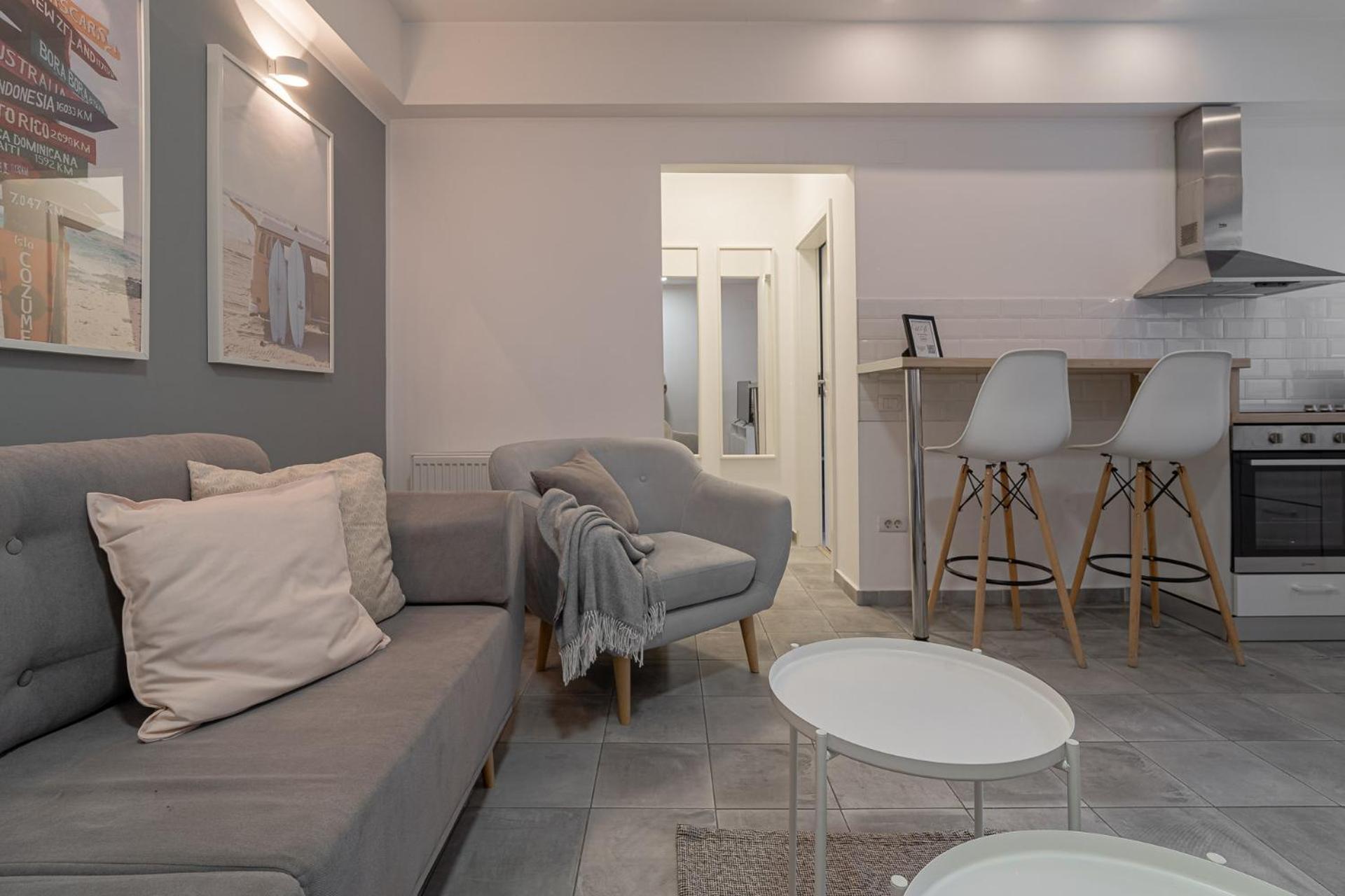 Stylish 2br In Piata Universitatii, Steps To Cismigiu Park * Bucharest